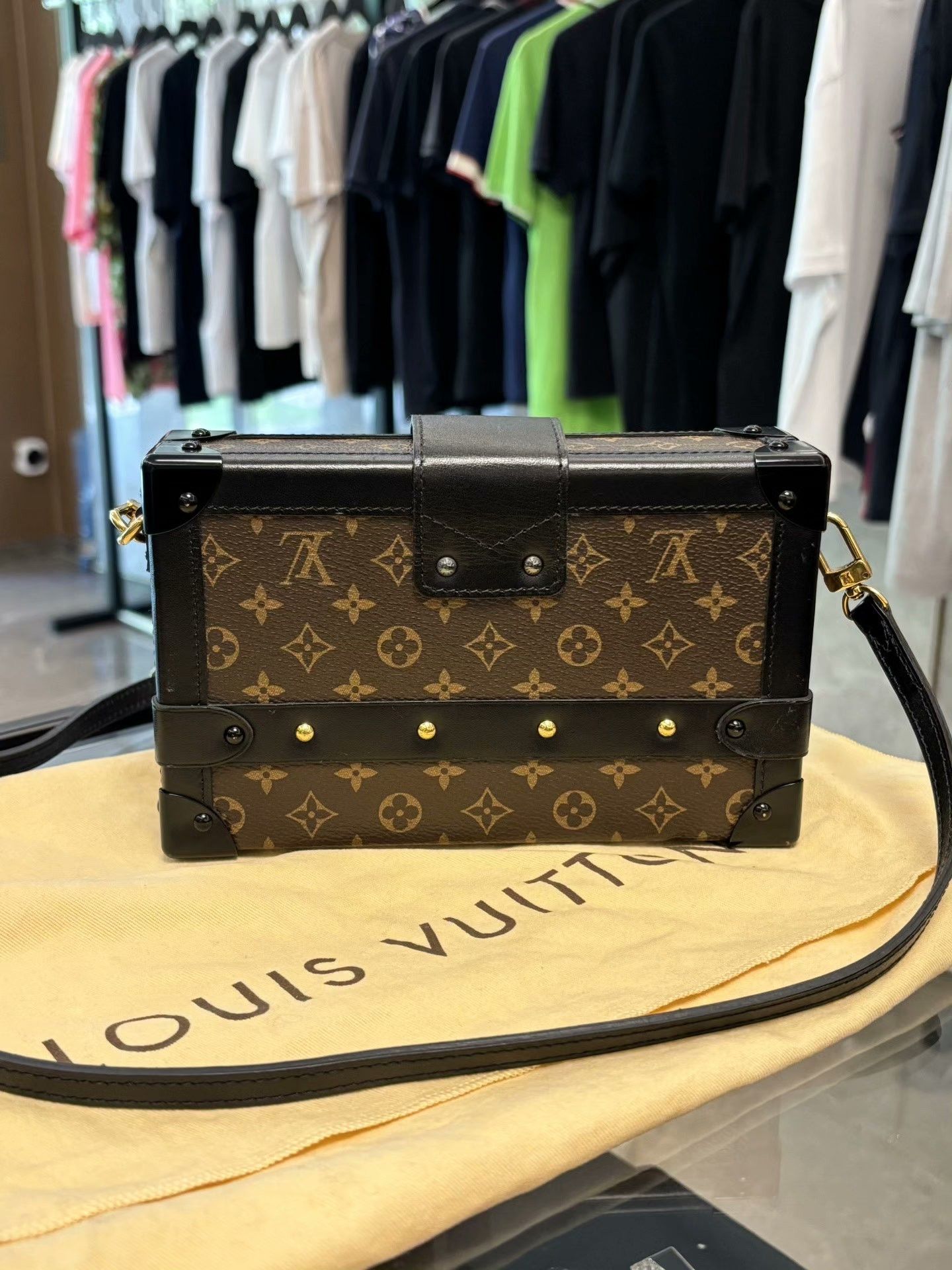 Louis Vuitton Louis Vuitton Shoulder Bag OS Women Size ONE SIZE - 2 Thumbnail