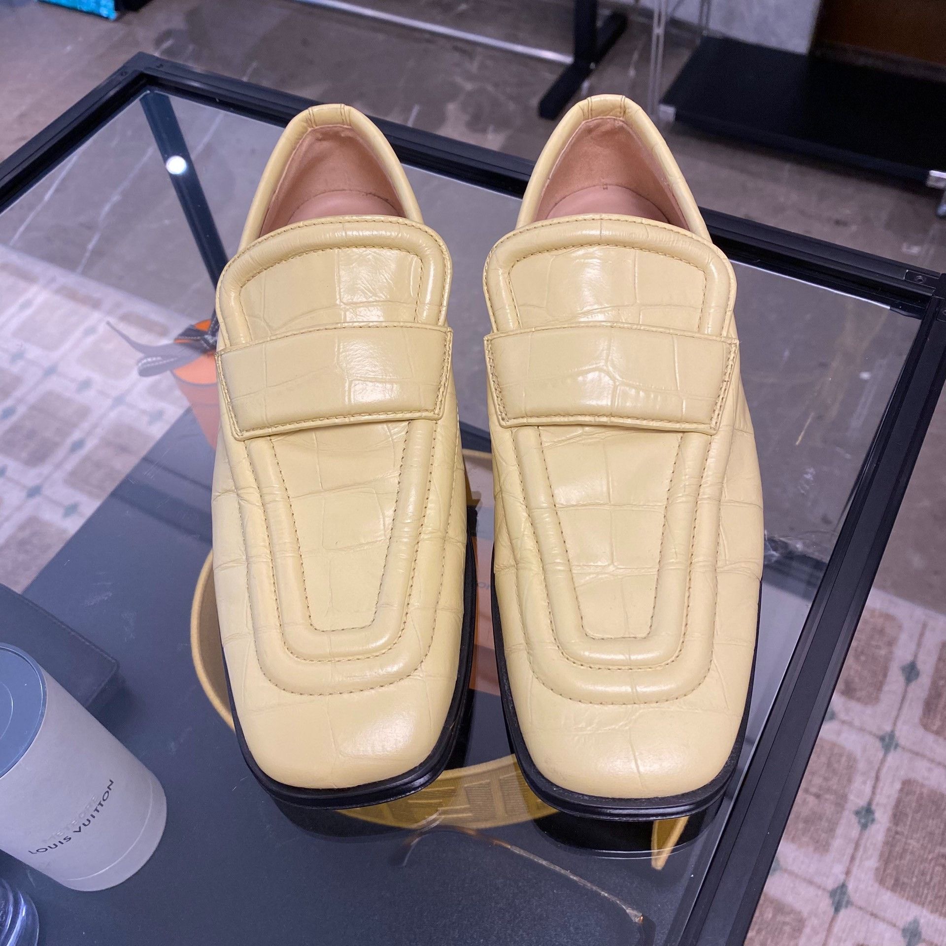 Bottega Veneta Bottega Veneta Yellow Lowtop Sneakers us_5 Women Size US 5 / IT 35 - 4 Thumbnail