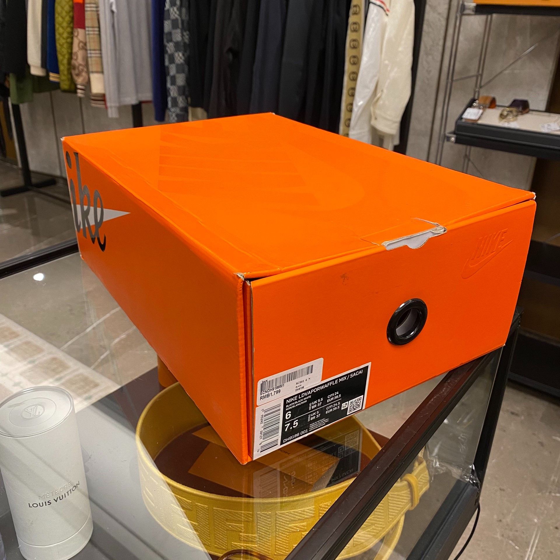 Sacai Sacai Collab Lowtop Sneakers us_7-5 Women Size US 7.5 / IT 37.5 - 9 Thumbnail