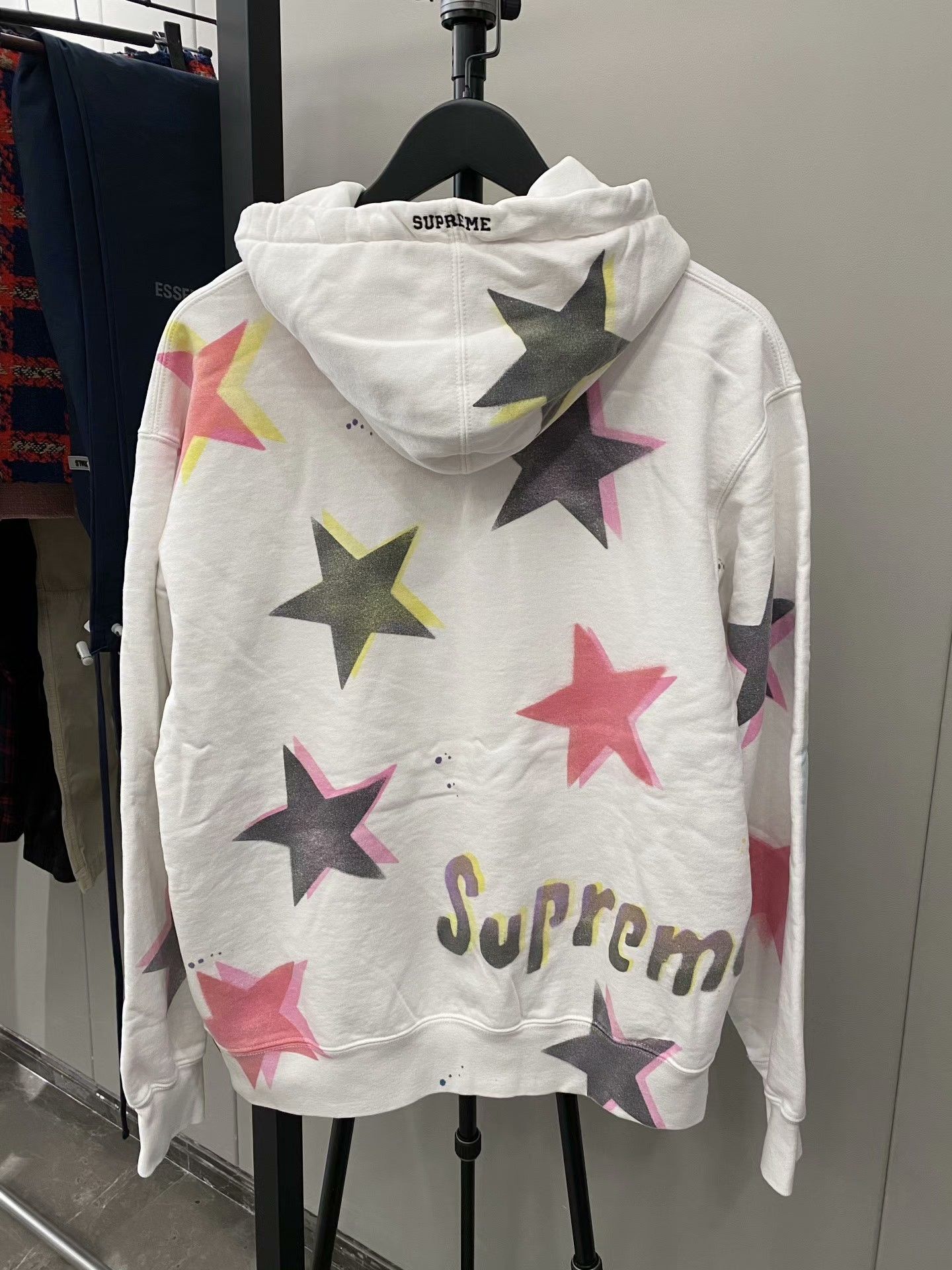 Supreme Supreme White Hoodie l Men Size US L / EU 52-54 / 3 - 2 Thumbnail