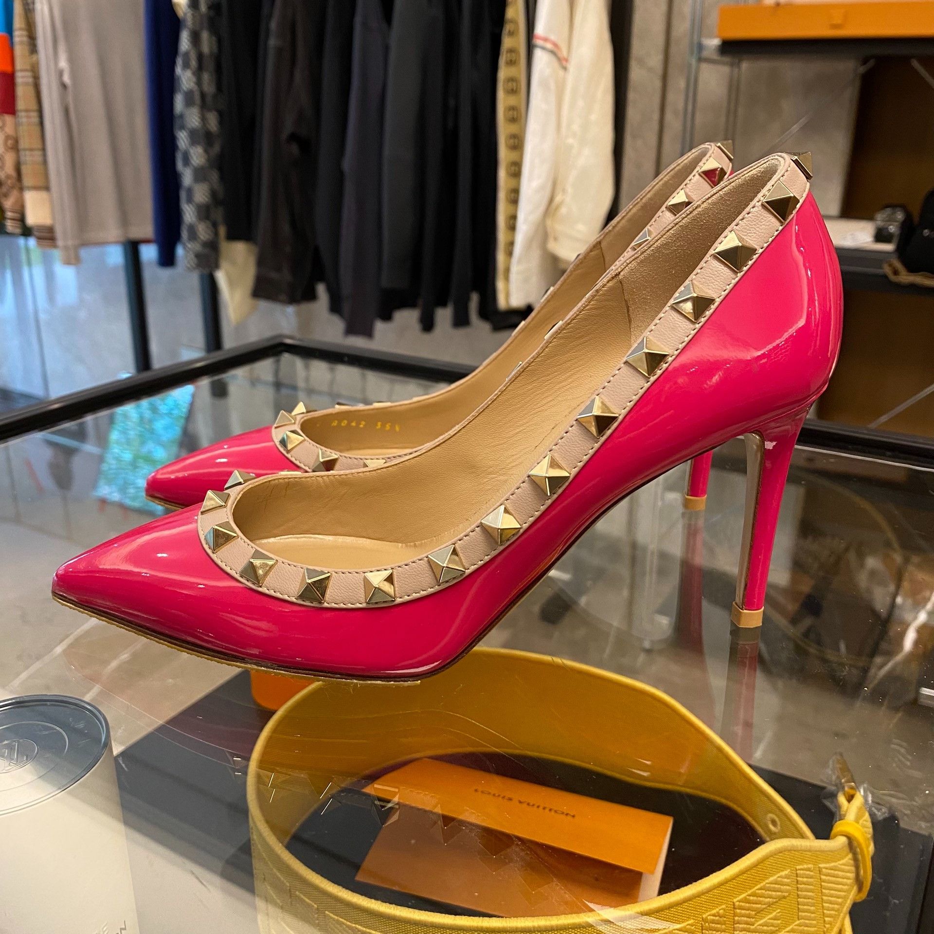 Valentino Valentino Pink Lowtop Sneakers us_5 Women Size US 5 / IT 35 - 2 Thumbnail