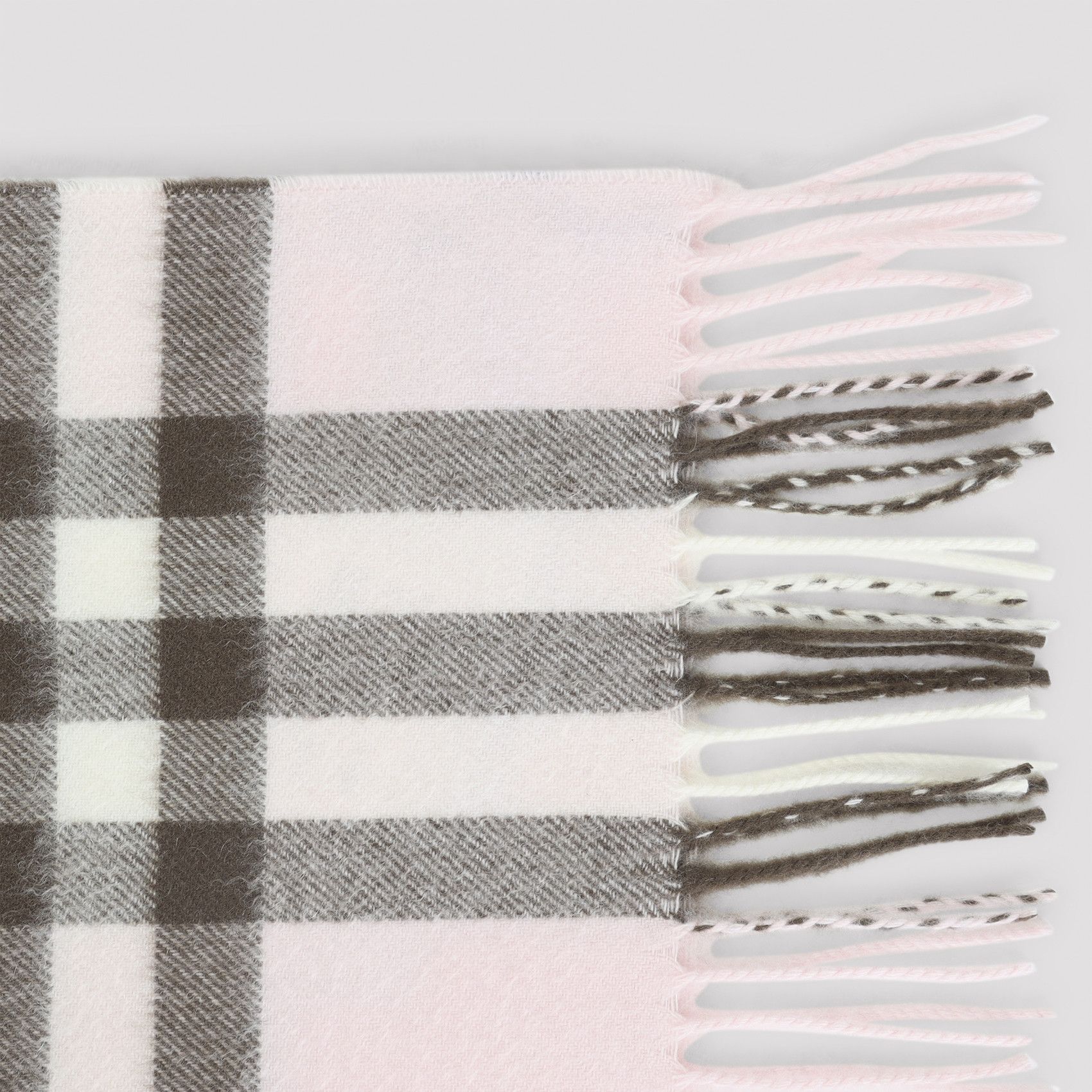 Burberry Burberry Giant Check Scarf Size ONE SIZE - 2 Thumbnail