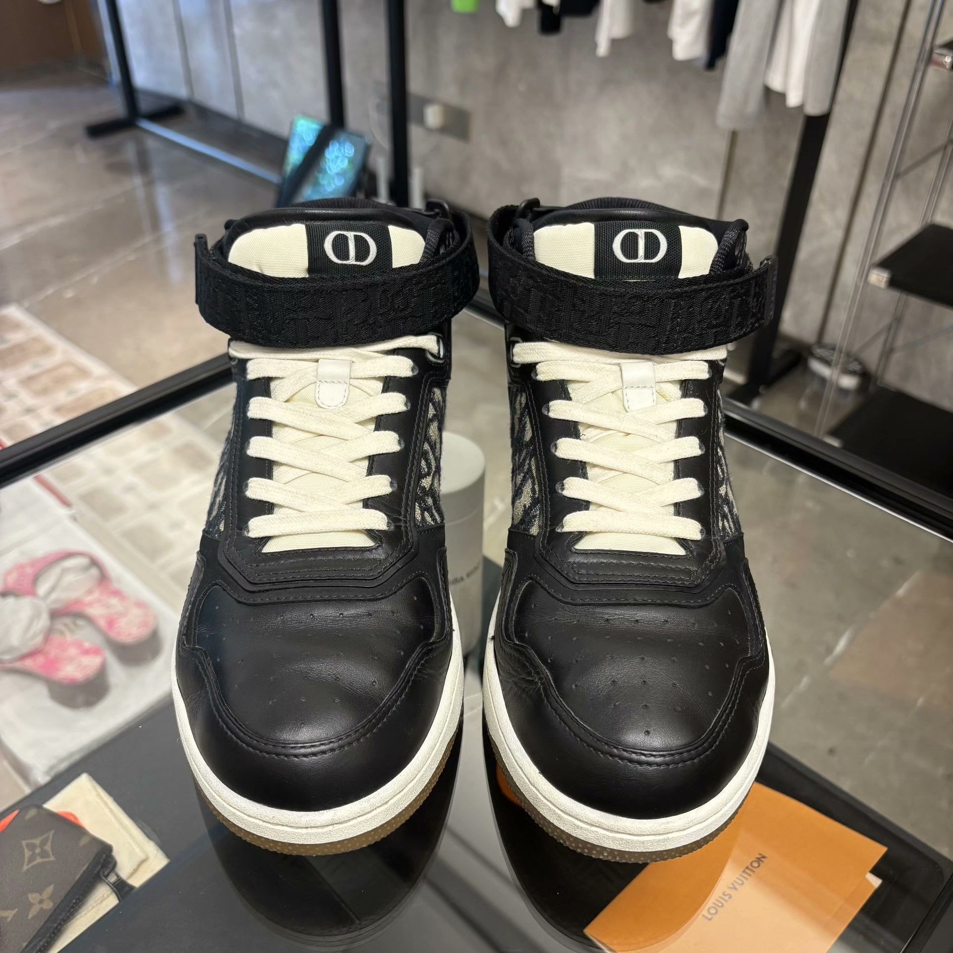 Dior Dior Black Hitop Sneakers 9 Men Size US 9 / EU 42 - 5 Thumbnail