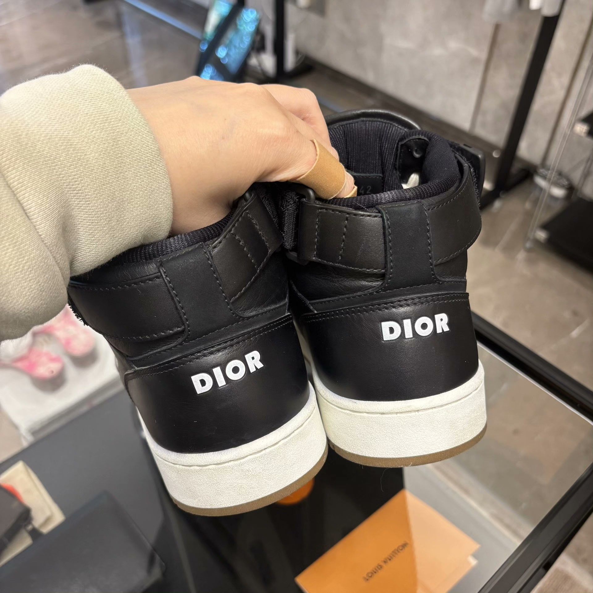 Dior Dior Black Hitop Sneakers 9 Men Size US 9 / EU 42 - 6 Thumbnail