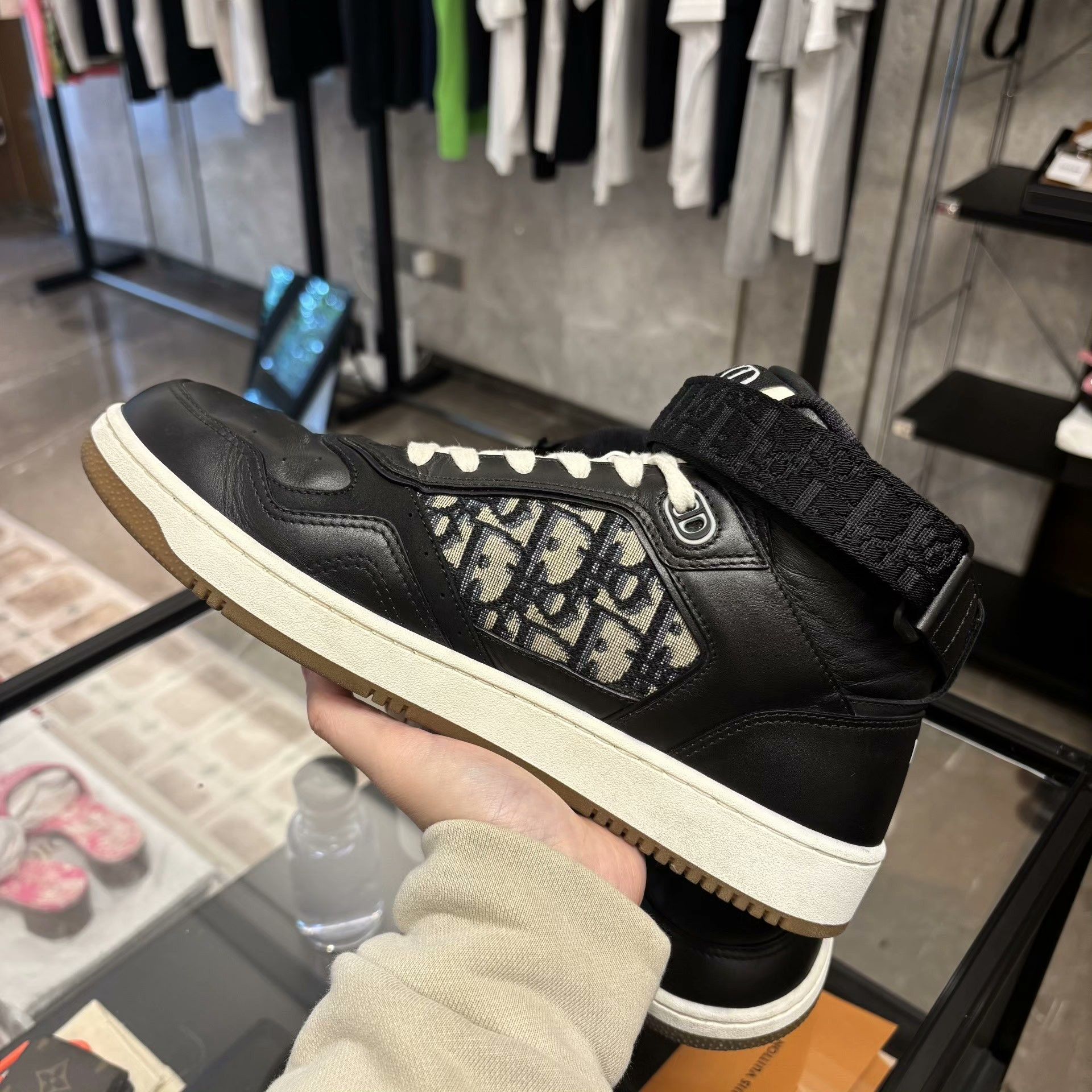 Dior Dior Black Hitop Sneakers 9 Men Size US 9 / EU 42 - 4 Thumbnail