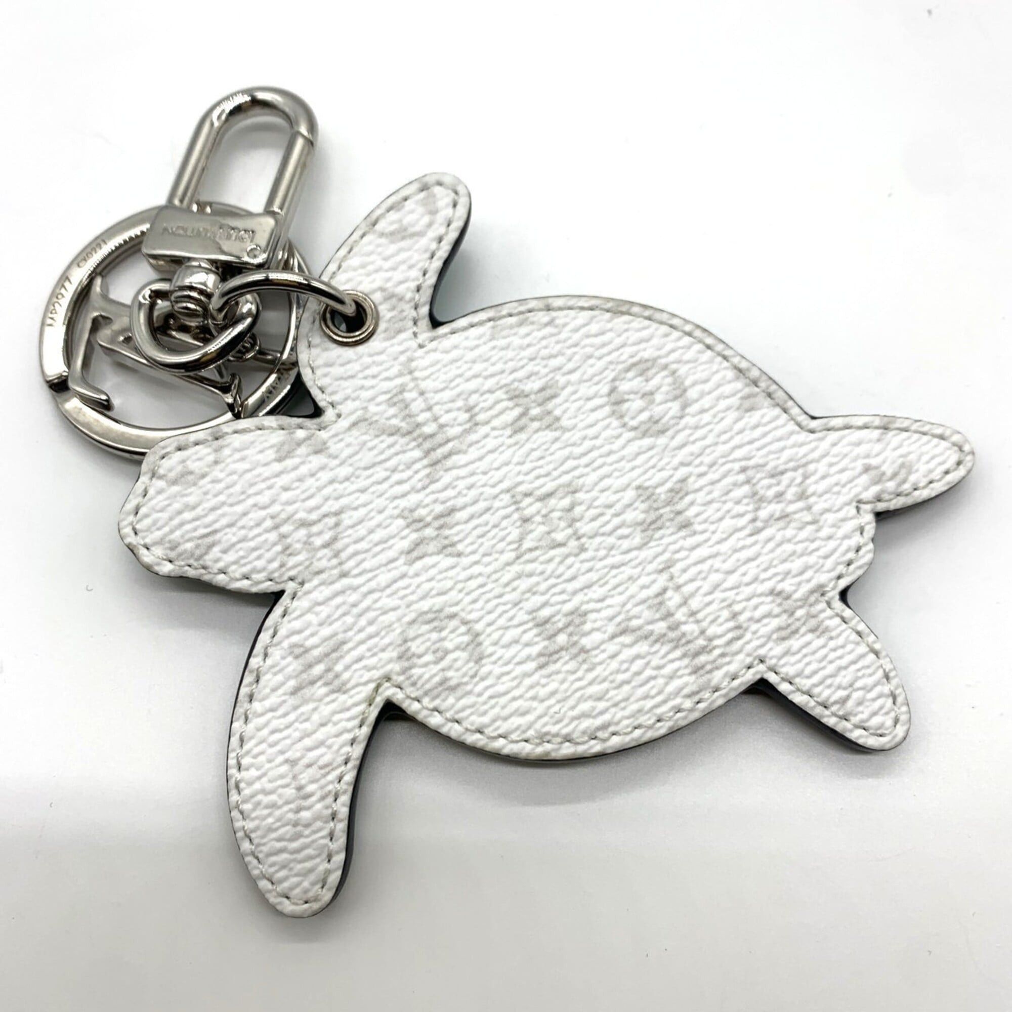 Louis Vuitton Louis Vuitton Keychain Monogram Porte Clés LV Turtle Bag Charm Green MP2977 LOUIS VUITTON Size ONE SIZE - 2 Thumbnail