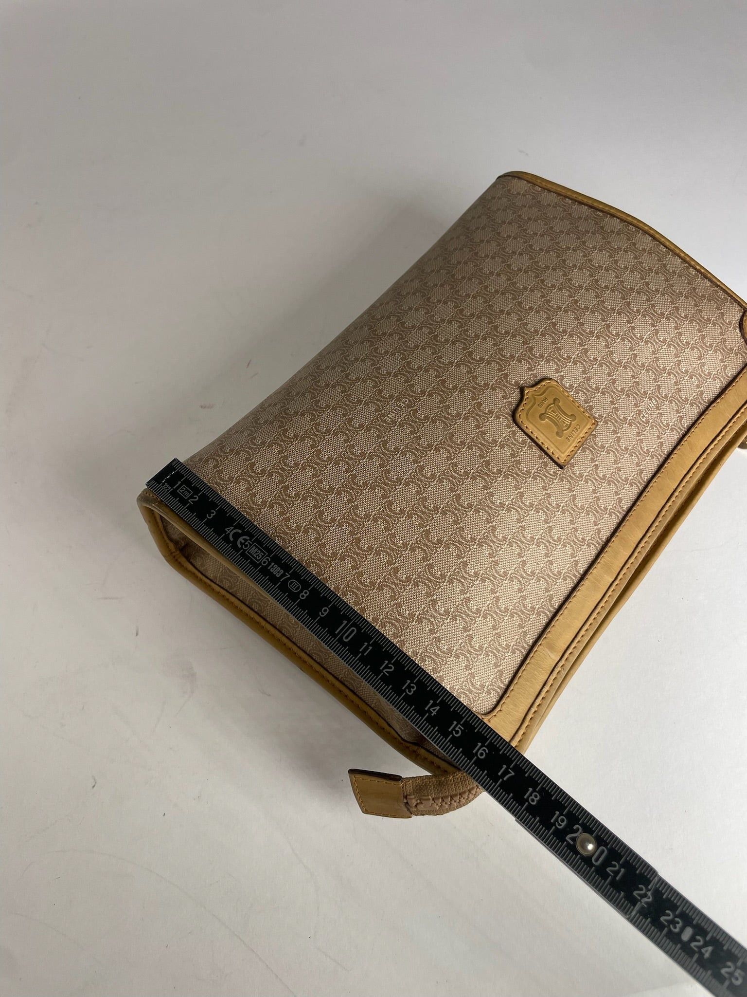 Celine Vintage Paris Triomphe Monogram Leather Clutch Beige Brown Size ONE SIZE - 11 Thumbnail
