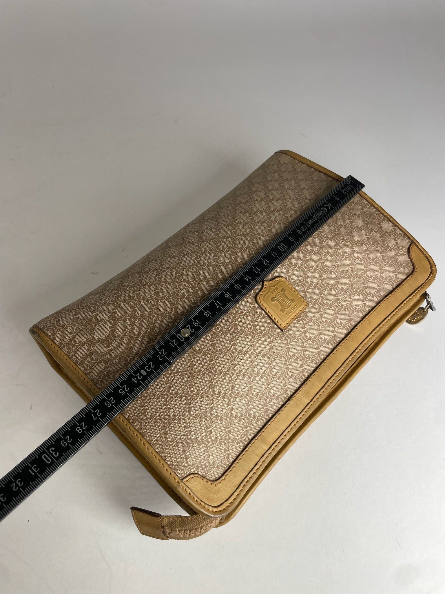 Celine Vintage Paris Triomphe Monogram Leather Clutch Beige Brown Size ONE SIZE - 10 Thumbnail