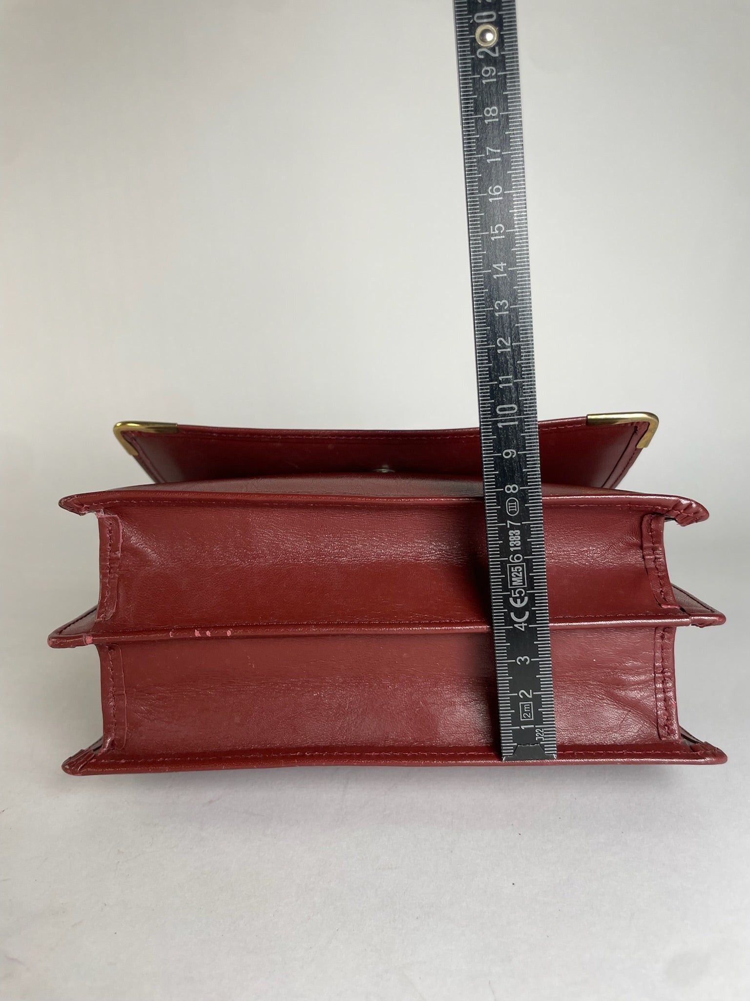 Cartier Vintage Leather Shoulder Bag Burgundy Size ONE SIZE - 15 Thumbnail