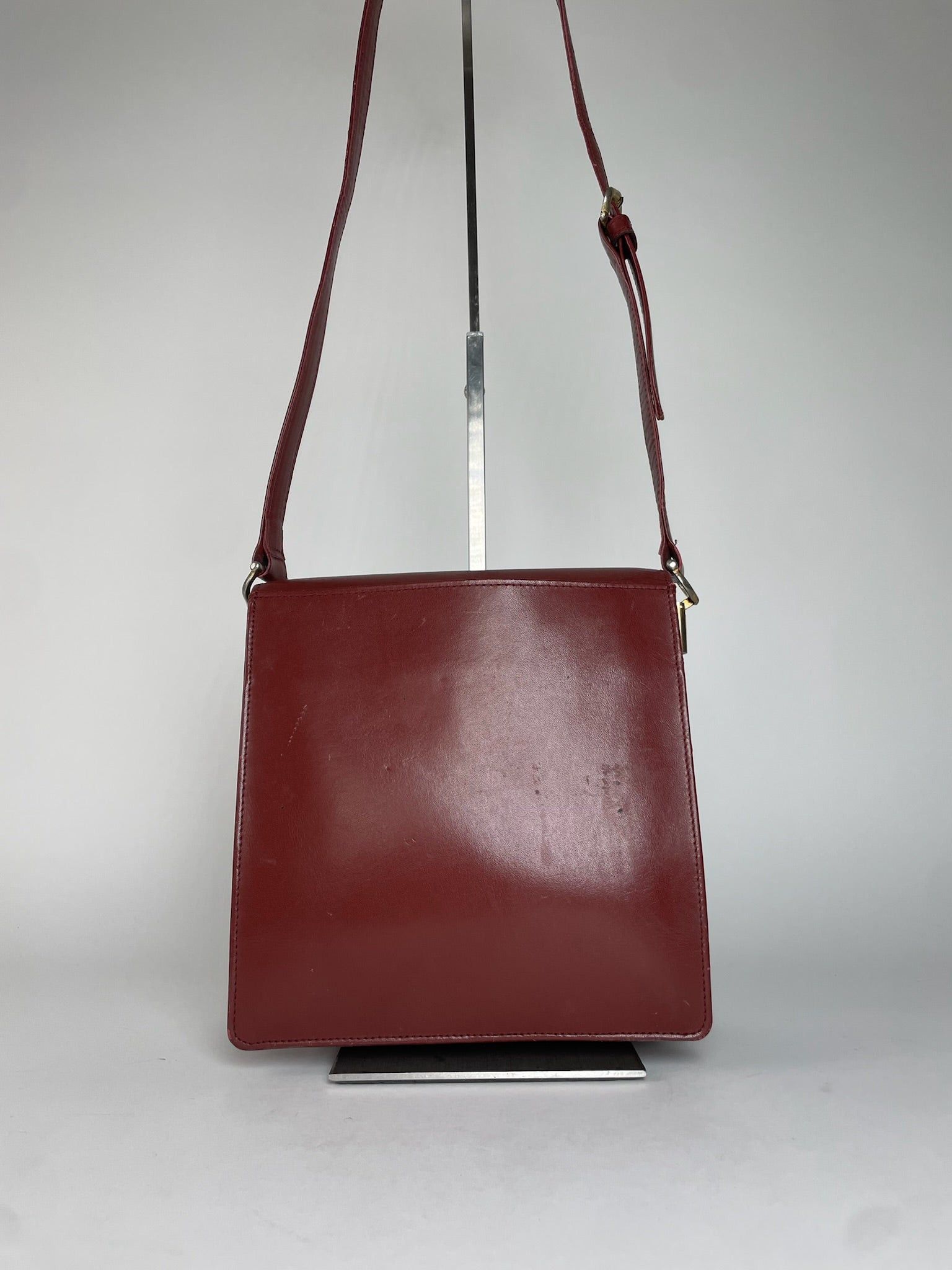 Cartier Vintage Leather Shoulder Bag Burgundy Size ONE SIZE - 2 Thumbnail