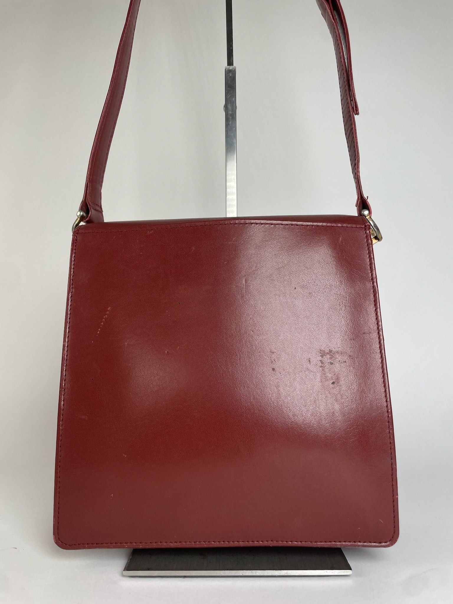 Cartier Vintage Leather Shoulder Bag Burgundy Size ONE SIZE - 12 Thumbnail