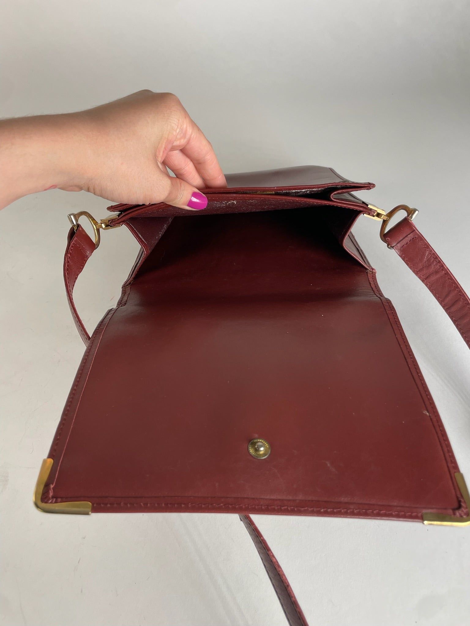 Cartier Vintage Leather Shoulder Bag Burgundy Size ONE SIZE - 5 Thumbnail