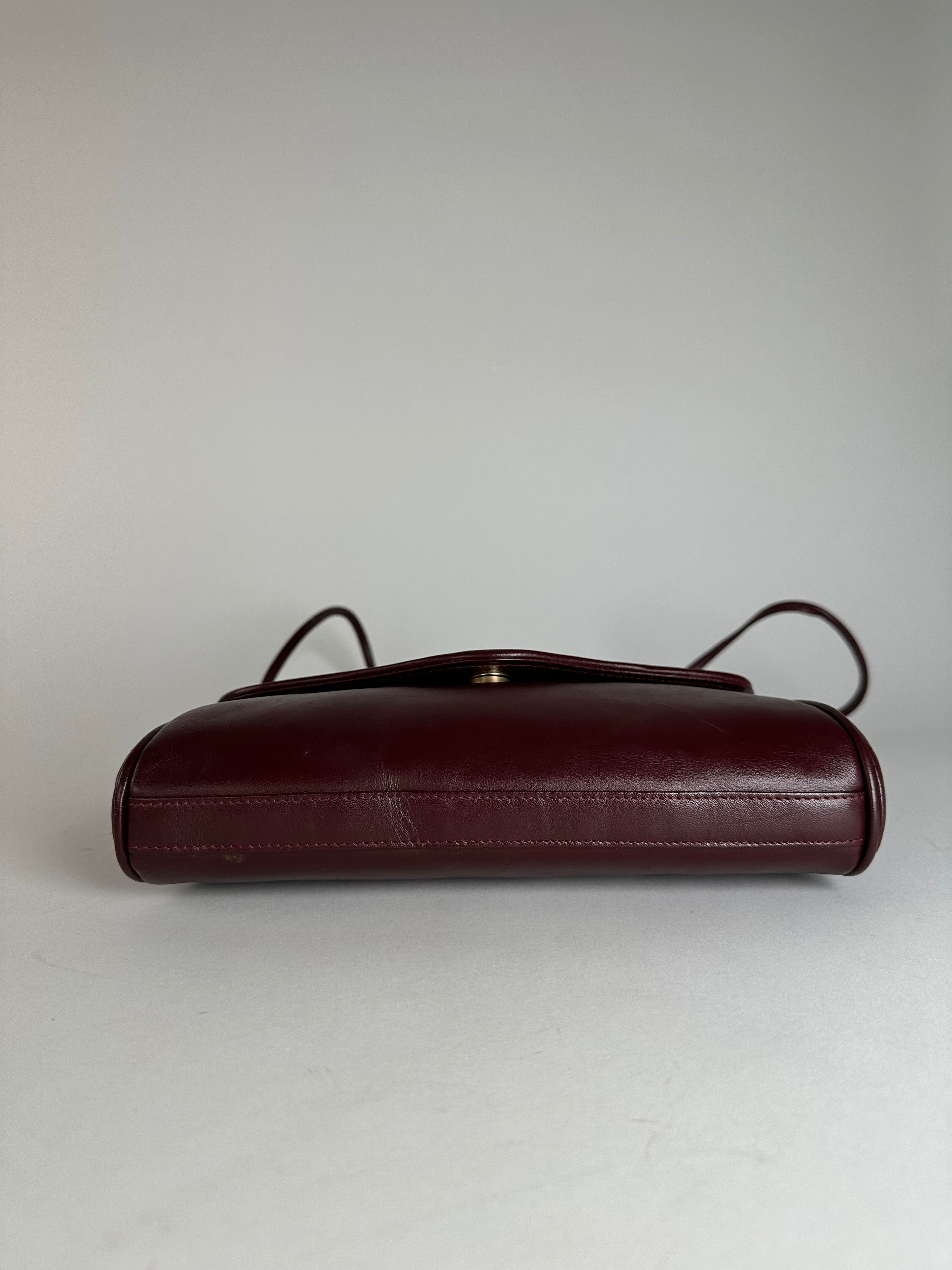Cartier Vintage Leather Shoulder Bag Burgundy Size ONE SIZE - 8 Thumbnail