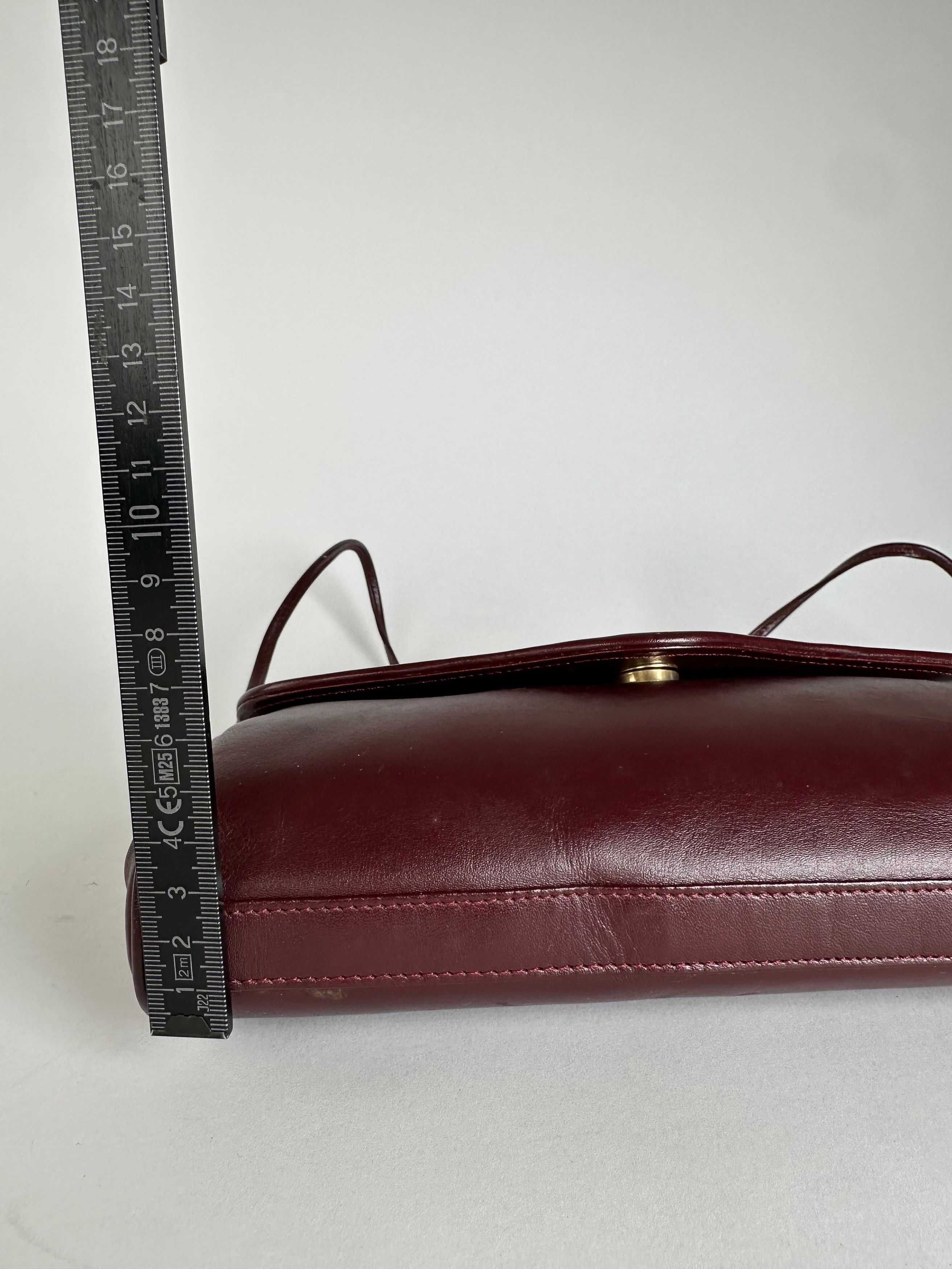 Cartier Vintage Leather Shoulder Bag Burgundy Size ONE SIZE - 15 Thumbnail