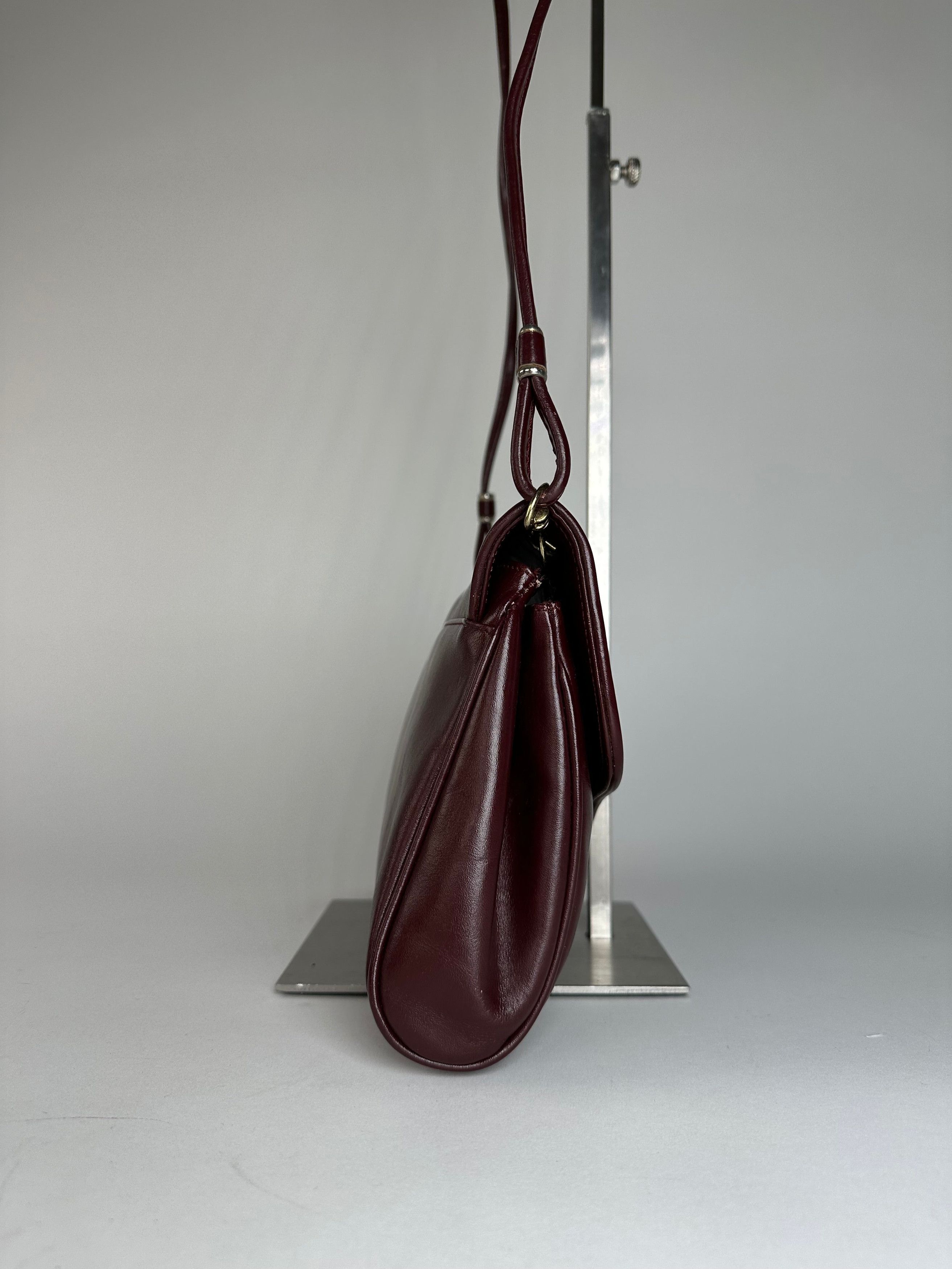 Cartier Vintage Leather Shoulder Bag Burgundy Size ONE SIZE - 5 Thumbnail
