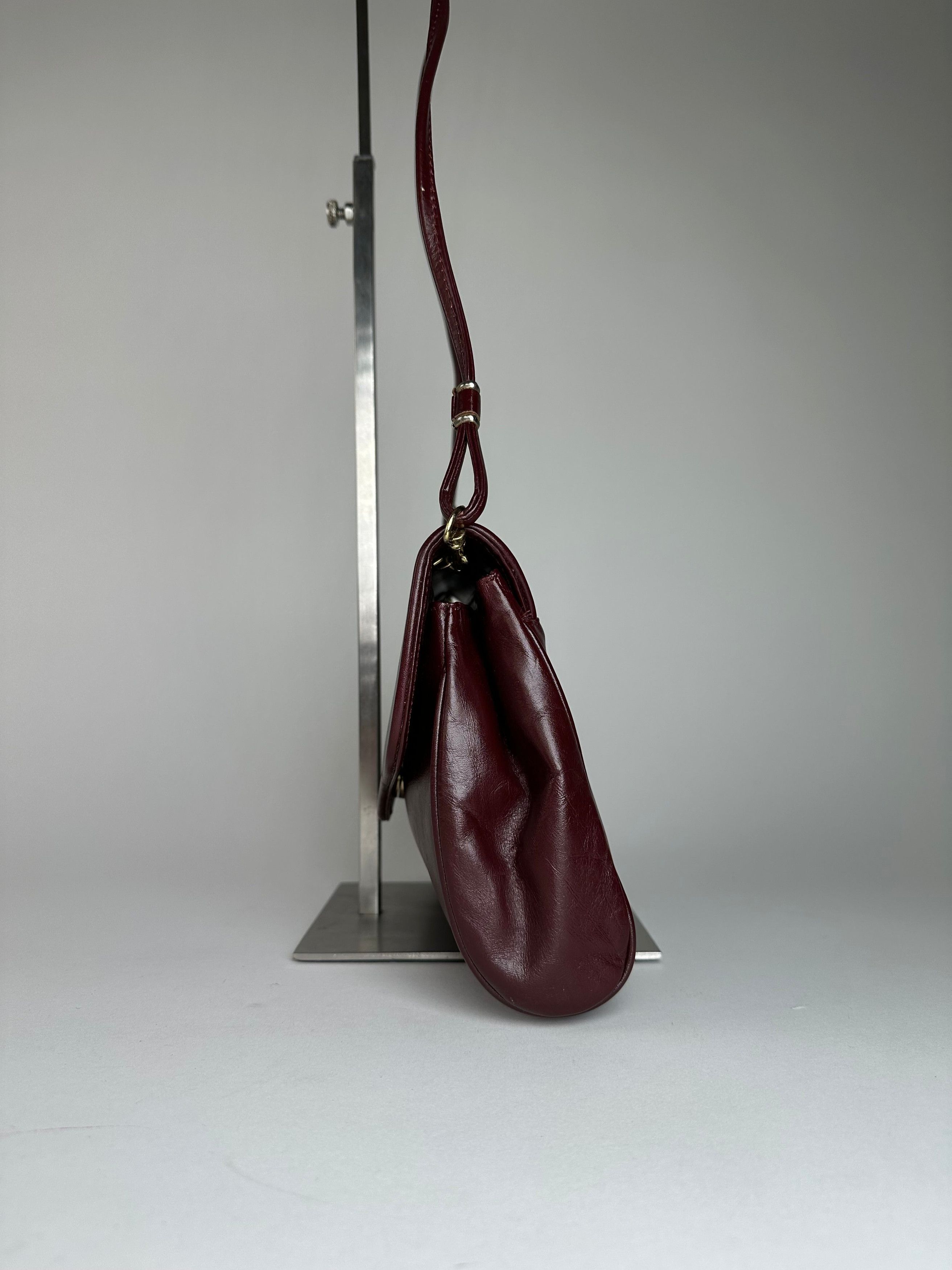 Cartier Vintage Leather Shoulder Bag Burgundy Size ONE SIZE - 3 Thumbnail