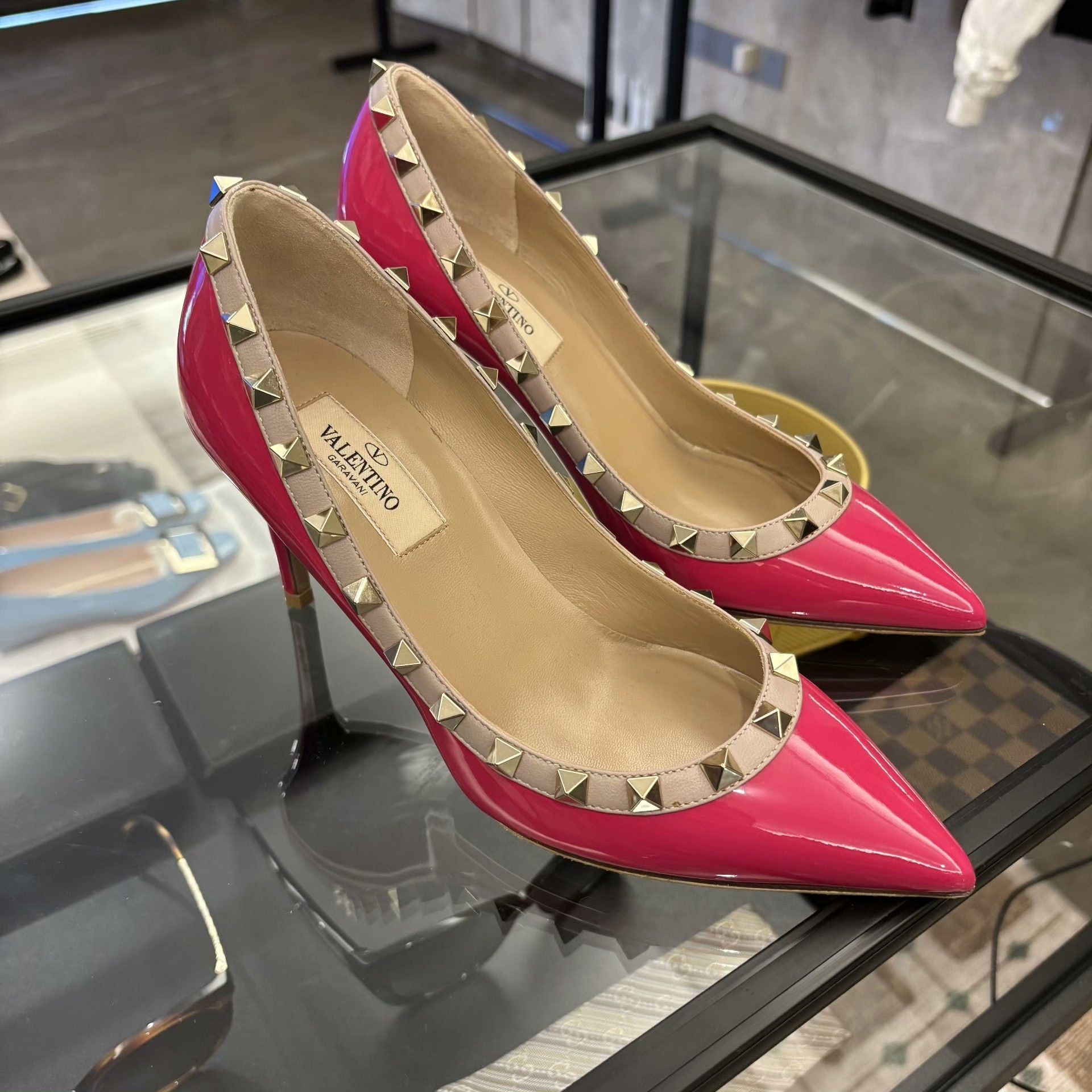 Valentino Valentino Pink Lowtop Sneakers us_5 Women Size US 5 / IT 35 - 2 Thumbnail