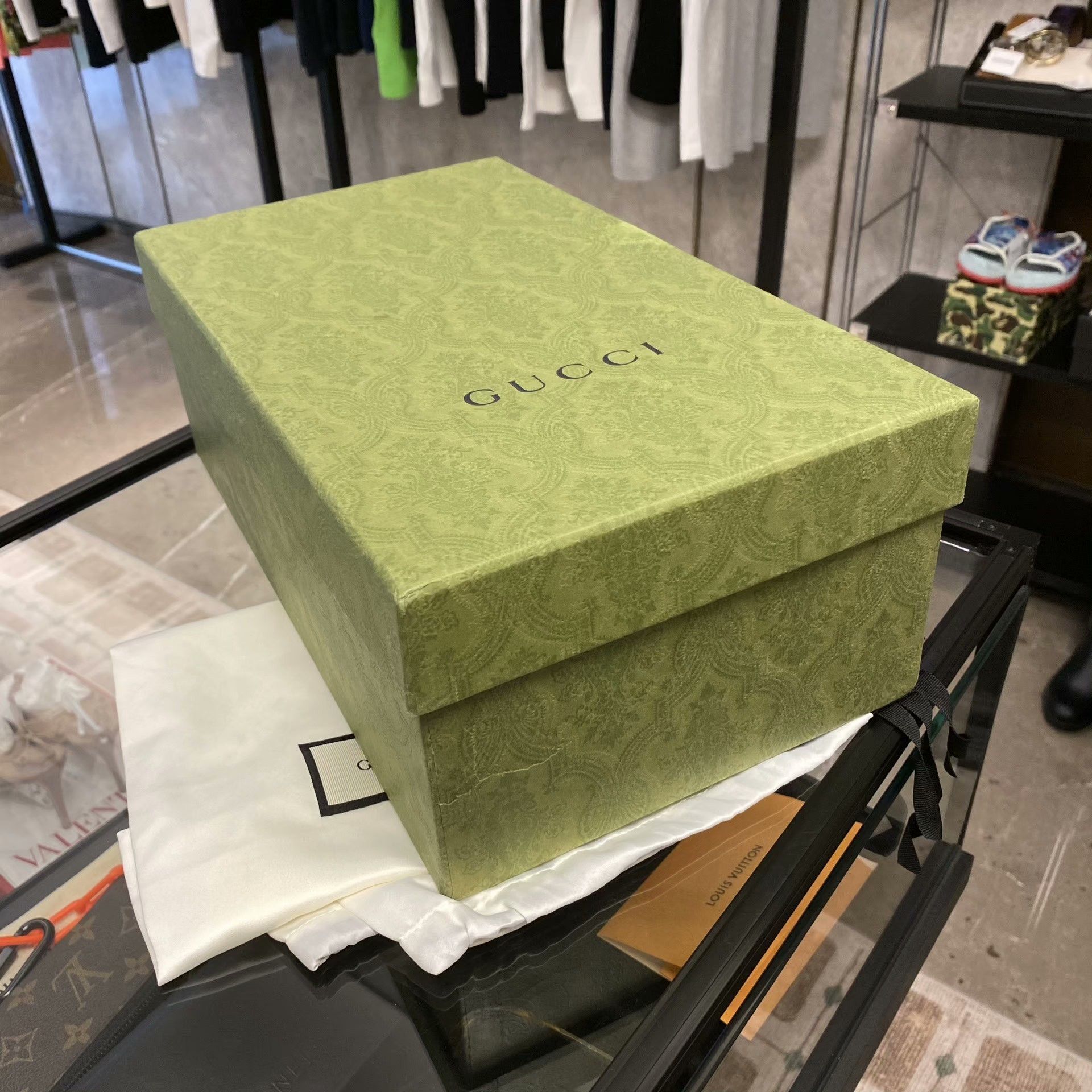 Gucci Gucci Black Lowtop Sneakers 5 Men Size US 5 / EU 37 - 9 Thumbnail