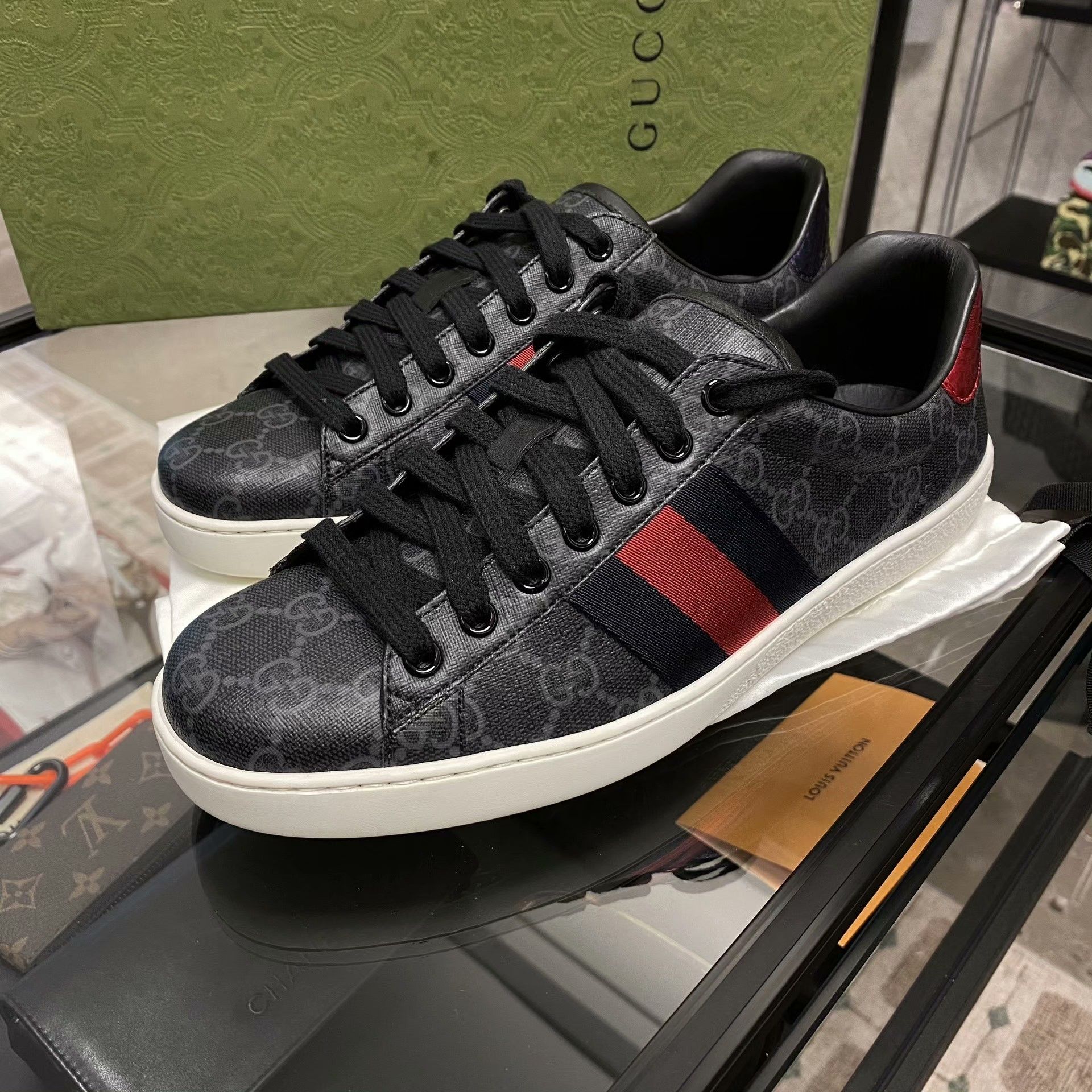 Gucci Gucci Black Lowtop Sneakers 5 Men Size US 5 / EU 37 - 2 Thumbnail