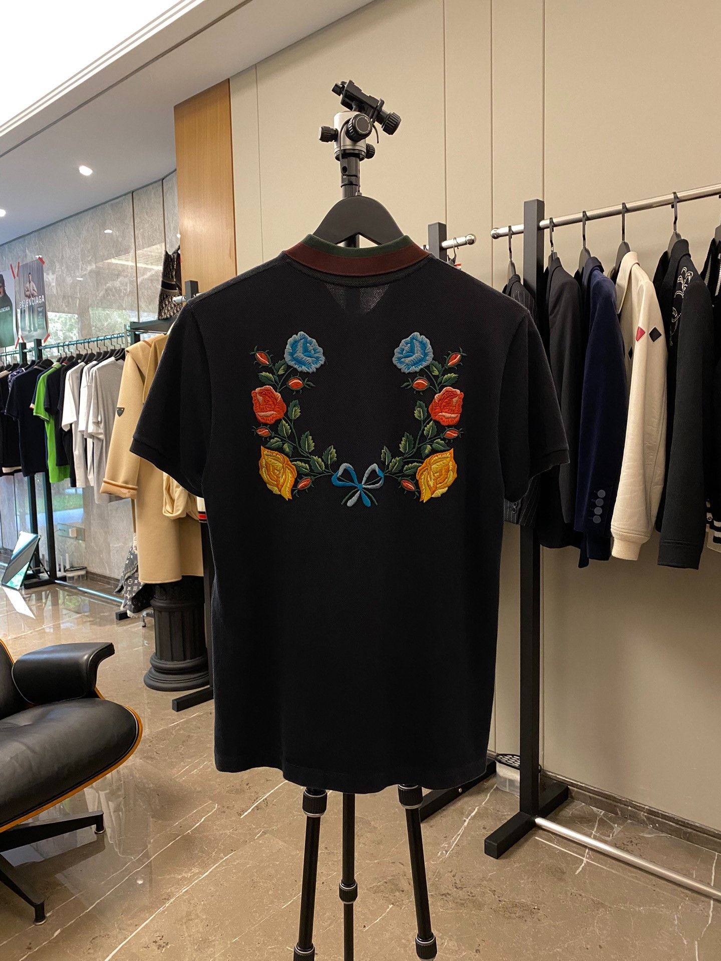 Gucci Gucci Floral Embroidered Polo s Men Size US S / EU 44-46 / 1 - 3 Thumbnail