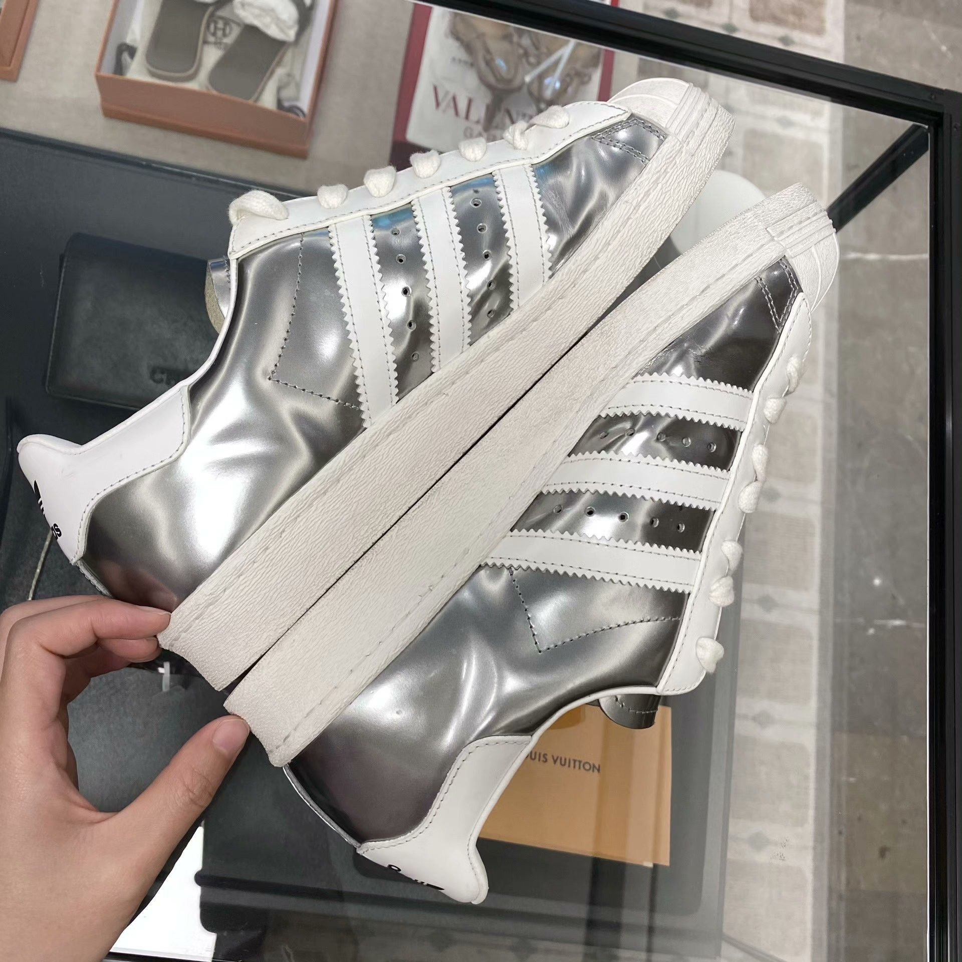 Adidas Adidas Collab Silver Lowtop Sneakers 9 Men Size US 9 / EU 42 - 4 Thumbnail