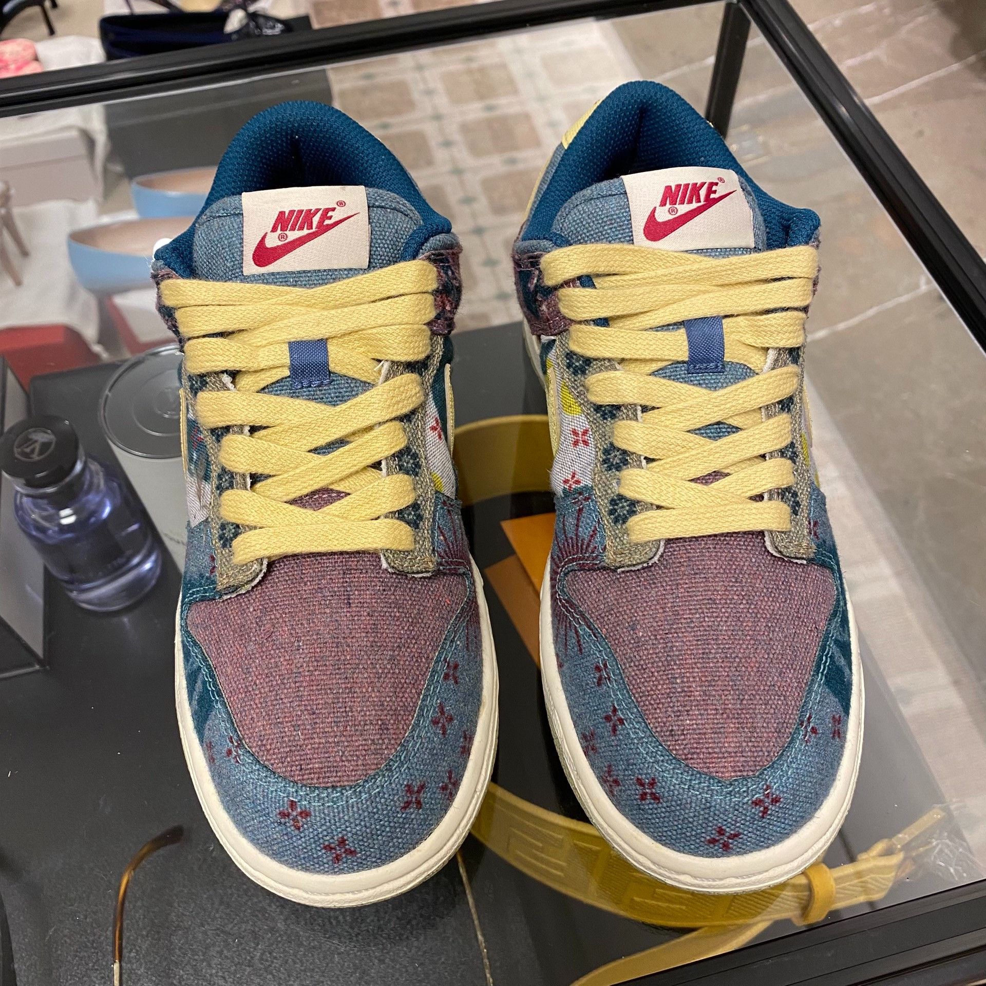 Chanel Chanel Paisley Lowtop Sneakers 5 Men Size US 5 / EU 37 - 2 Thumbnail