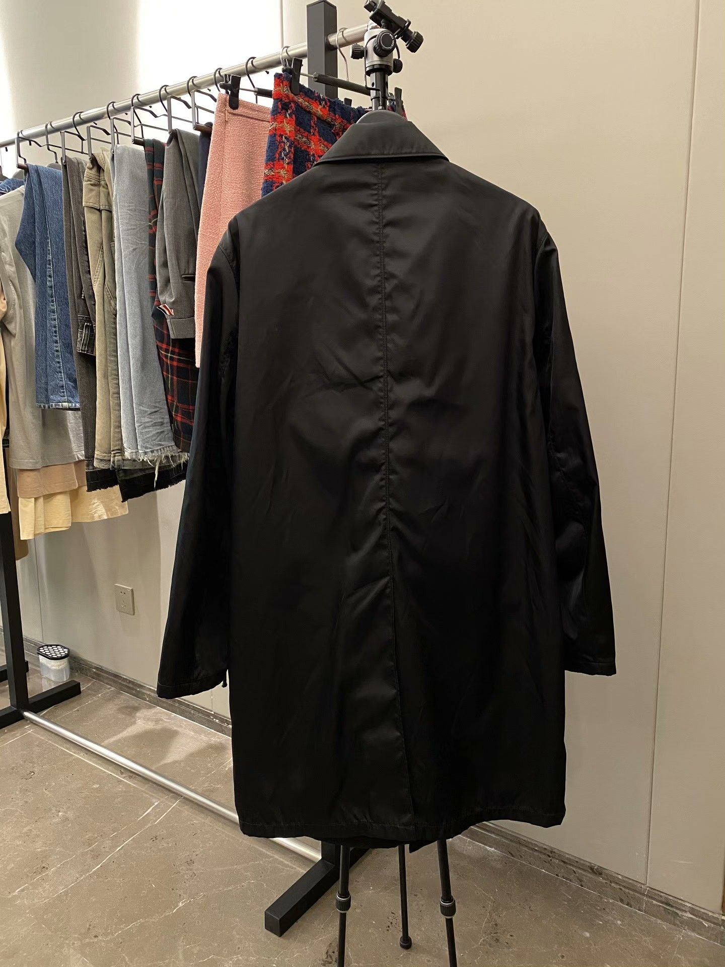 Prada Prada Nylon Gold Light Jacket s Men Size US S / EU 44-46 / 1 - 4 Thumbnail