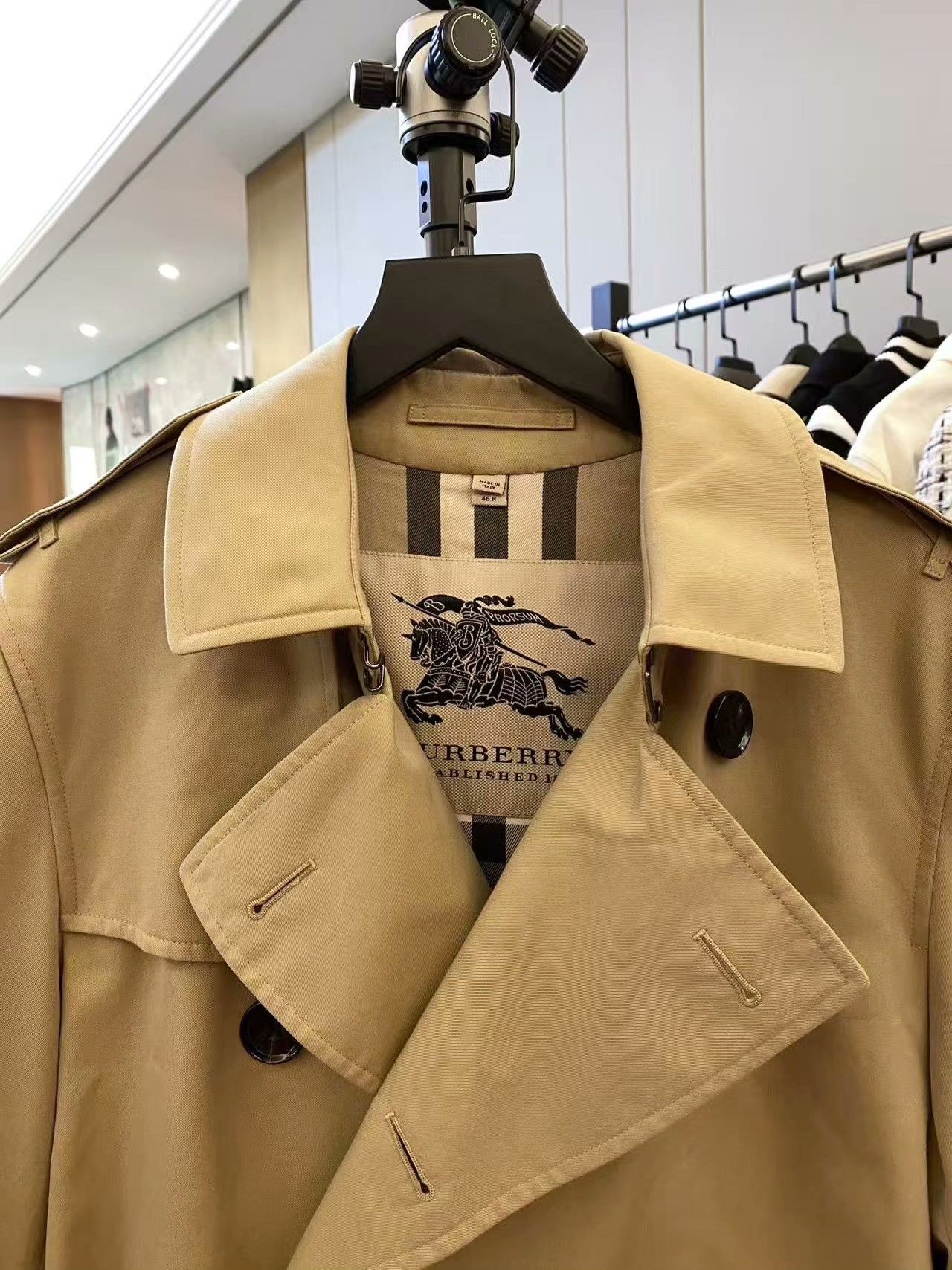 Burberry Burberry Beige Light Jacket s Men Size US S / EU 44-46 / 1 - 3 Thumbnail