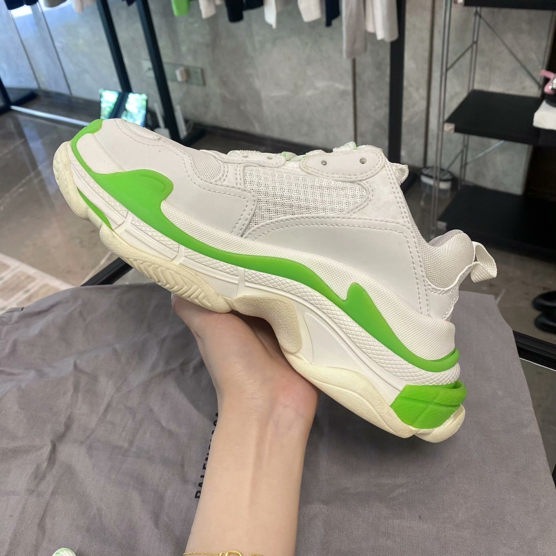 Balenciaga Balenciaga Green Lowtop Sneakers us_6-5 Women Size US 6.5 / IT 36.5 - 4 Thumbnail