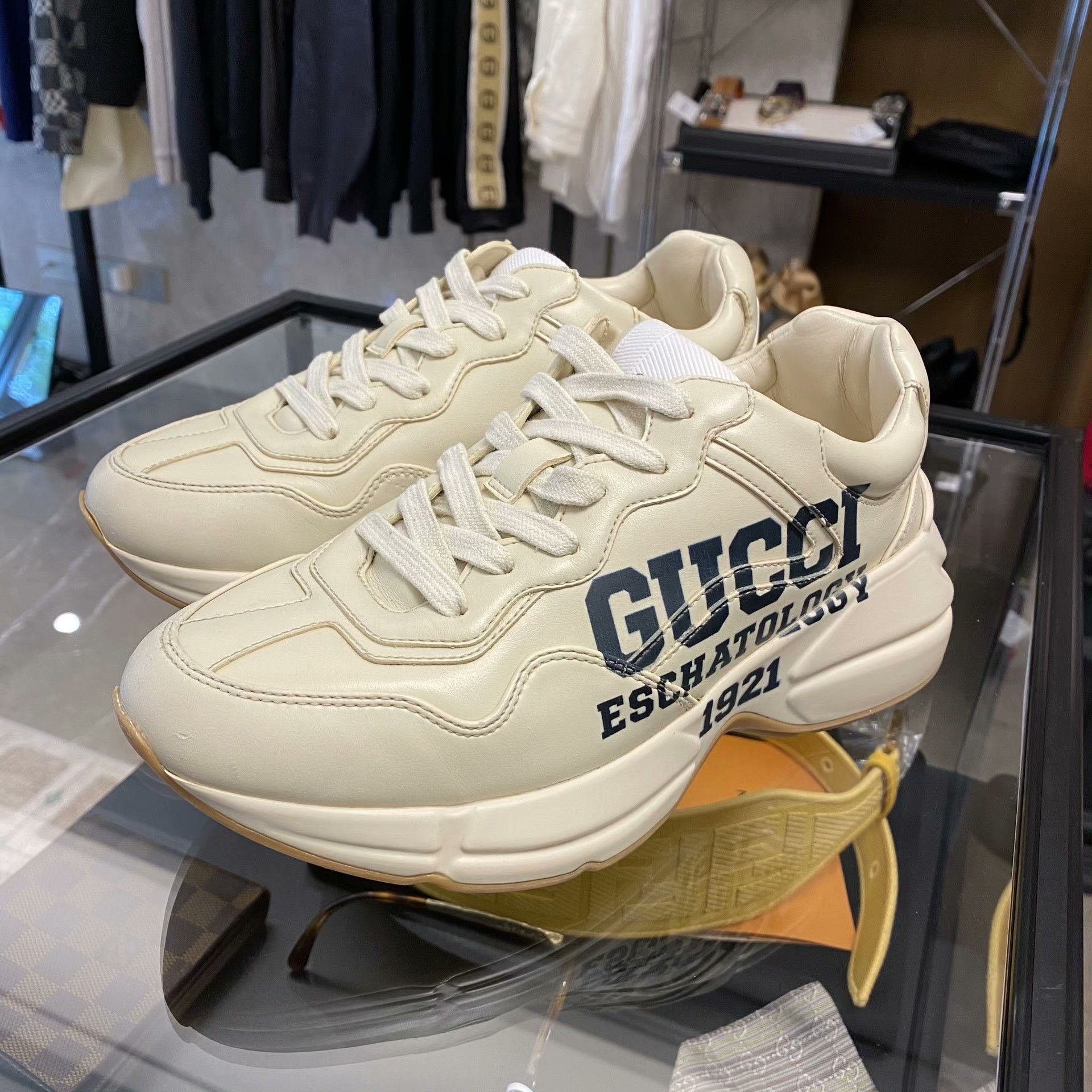 Gucci Gucci Lowtop Sneakers us_5 Women Size US 5 / IT 35 - 2 Thumbnail