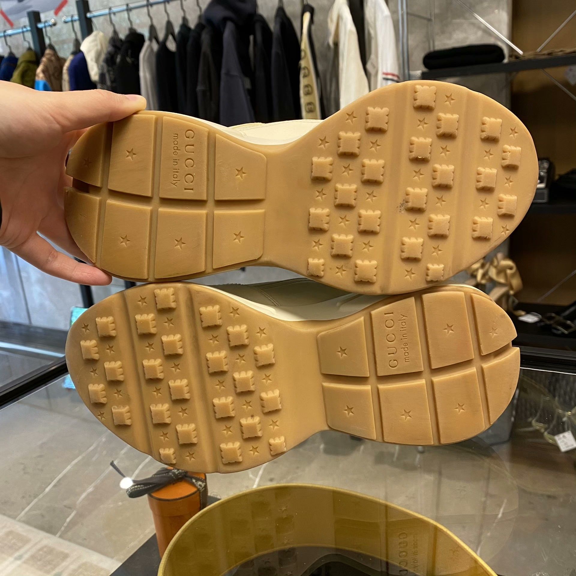 Gucci Gucci Lowtop Sneakers us_5 Women Size US 5 / IT 35 - 7 Thumbnail