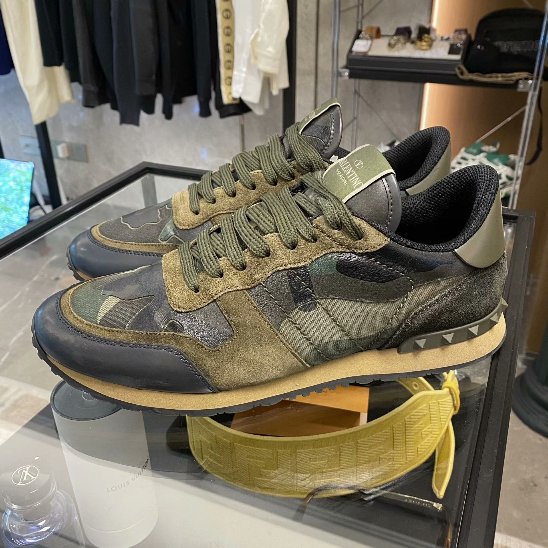 Valentino Valentino Casual Camo Lowtop Sneakers 10 Men Size US 10 / EU 43 - 2 Thumbnail