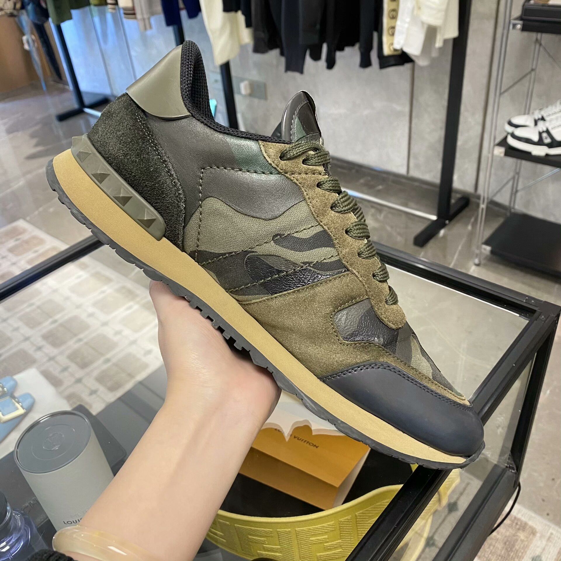 Valentino Valentino Casual Camo Lowtop Sneakers 10 Men Size US 10 / EU 43 - 4 Thumbnail
