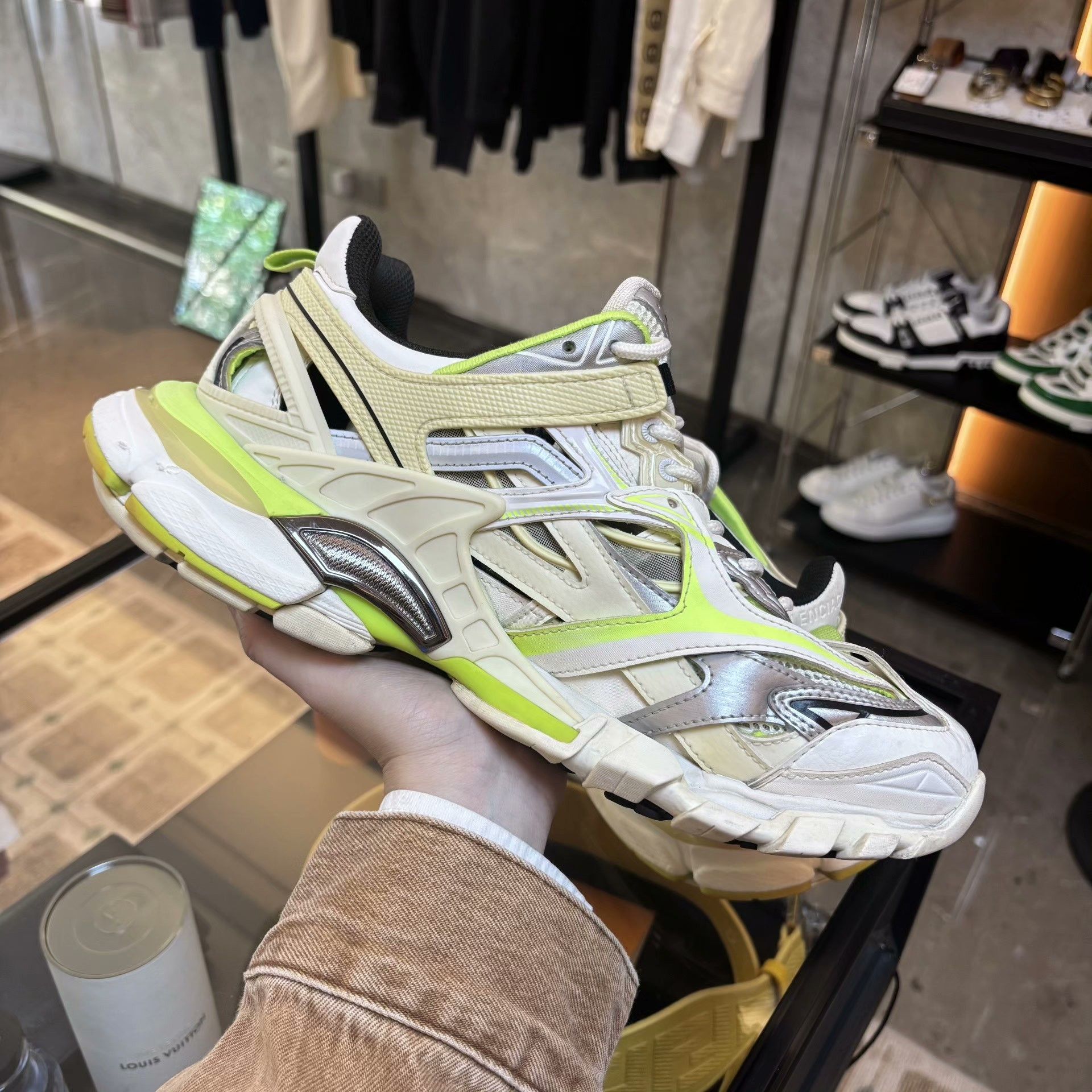 Balenciaga Balenciaga Yellow Lowtop Sneakers 9 Men Size US 9 / EU 42 - 3 Thumbnail