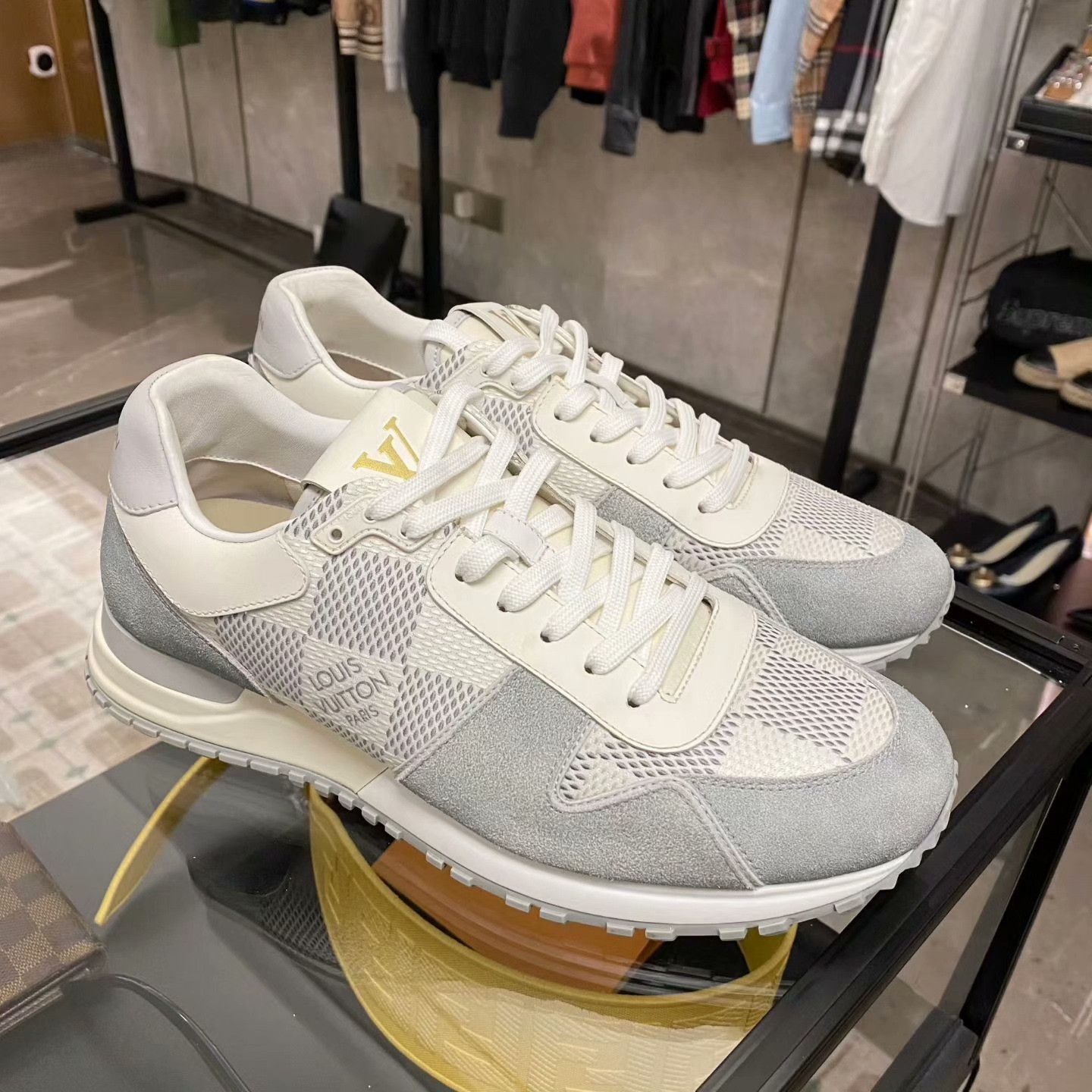 Louis Vuitton Louis Vuitton Casual Lowtop Sneakers 7.5 Men Size US 7.5 / EU 40-41 - 3 Thumbnail