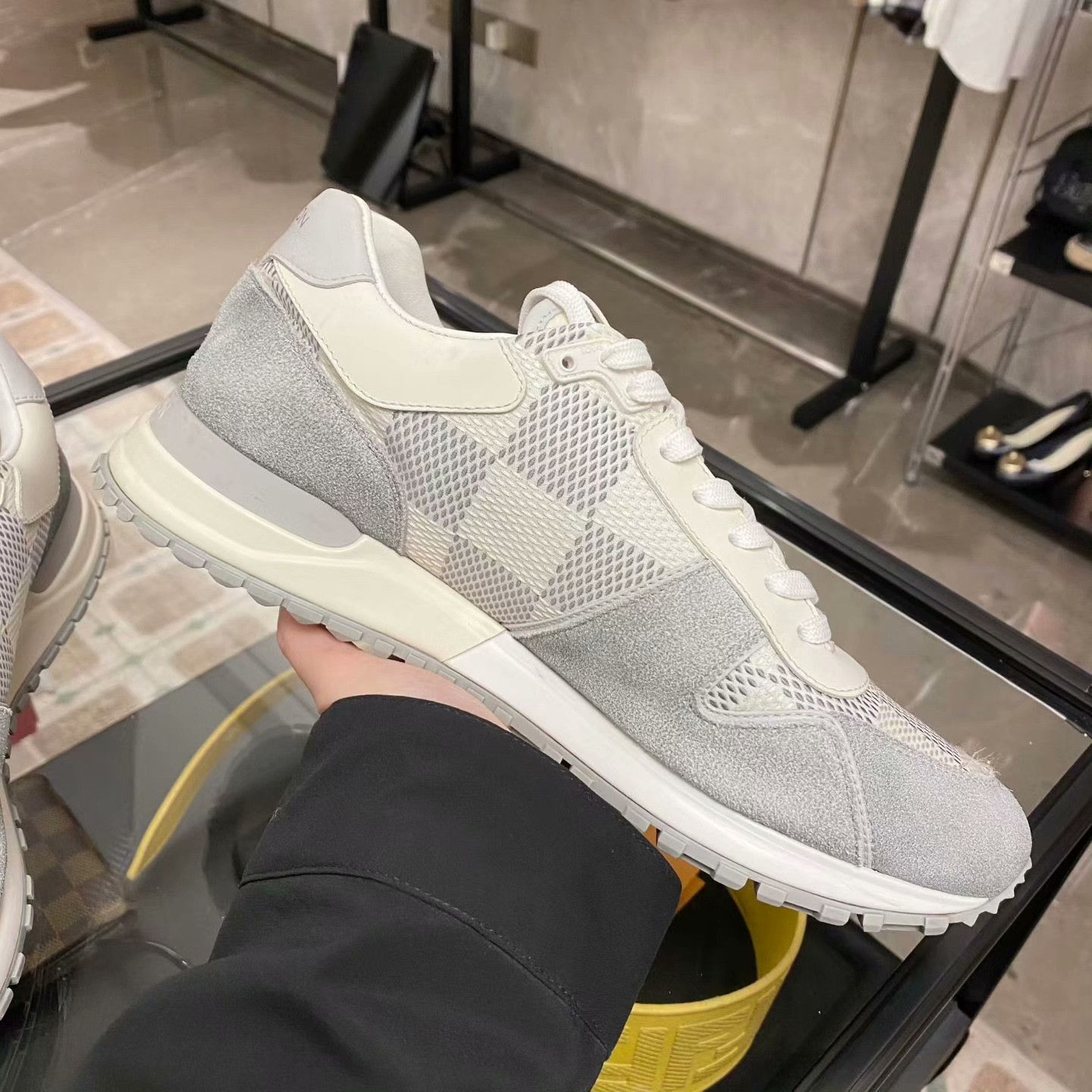 Louis Vuitton Louis Vuitton Casual Lowtop Sneakers 7.5 Men Size US 7.5 / EU 40-41 - 5 Thumbnail