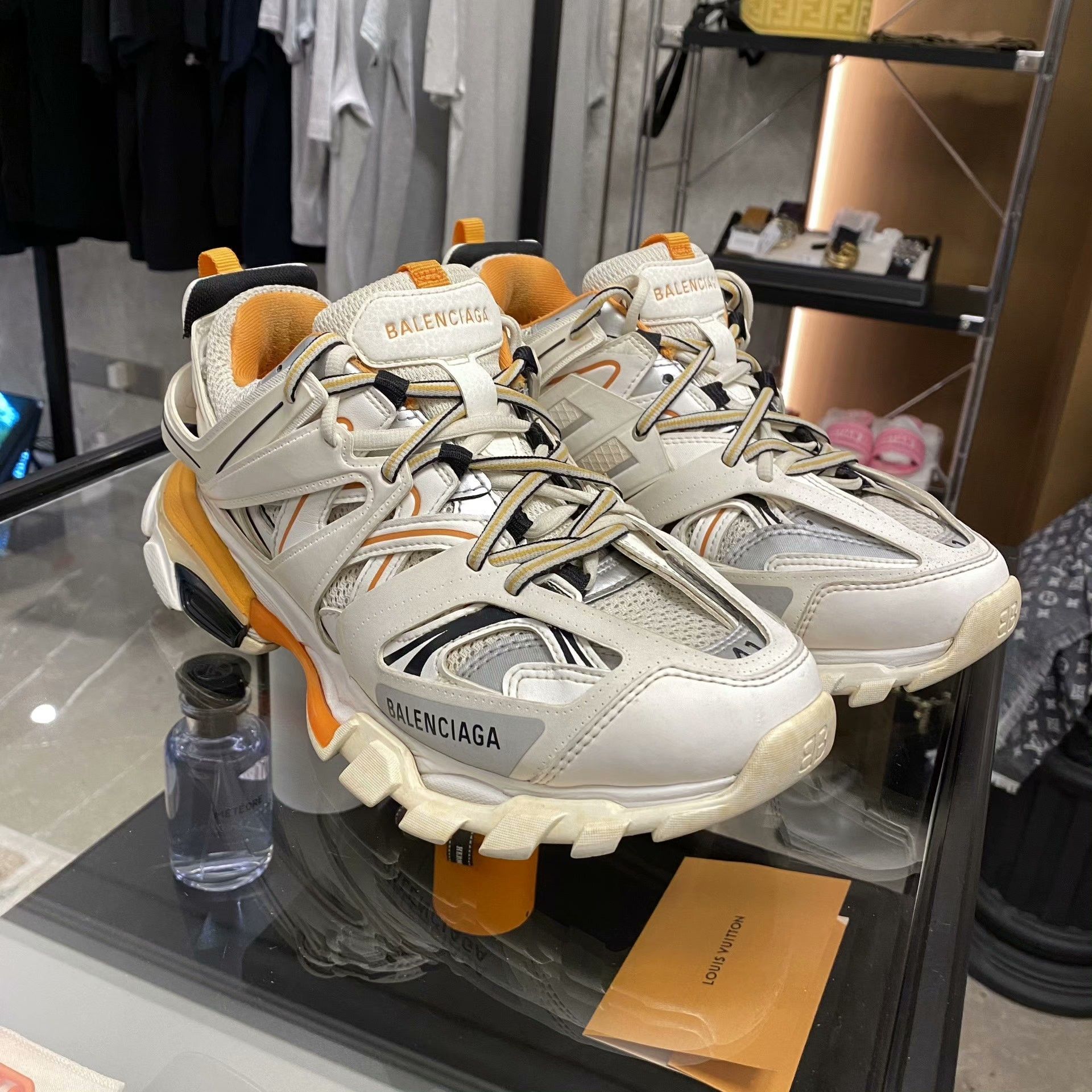 Balenciaga Balenciaga White Lowtop Sneakers 8.5 Men Size US 8.5 / EU 41-42 - 2 Thumbnail
