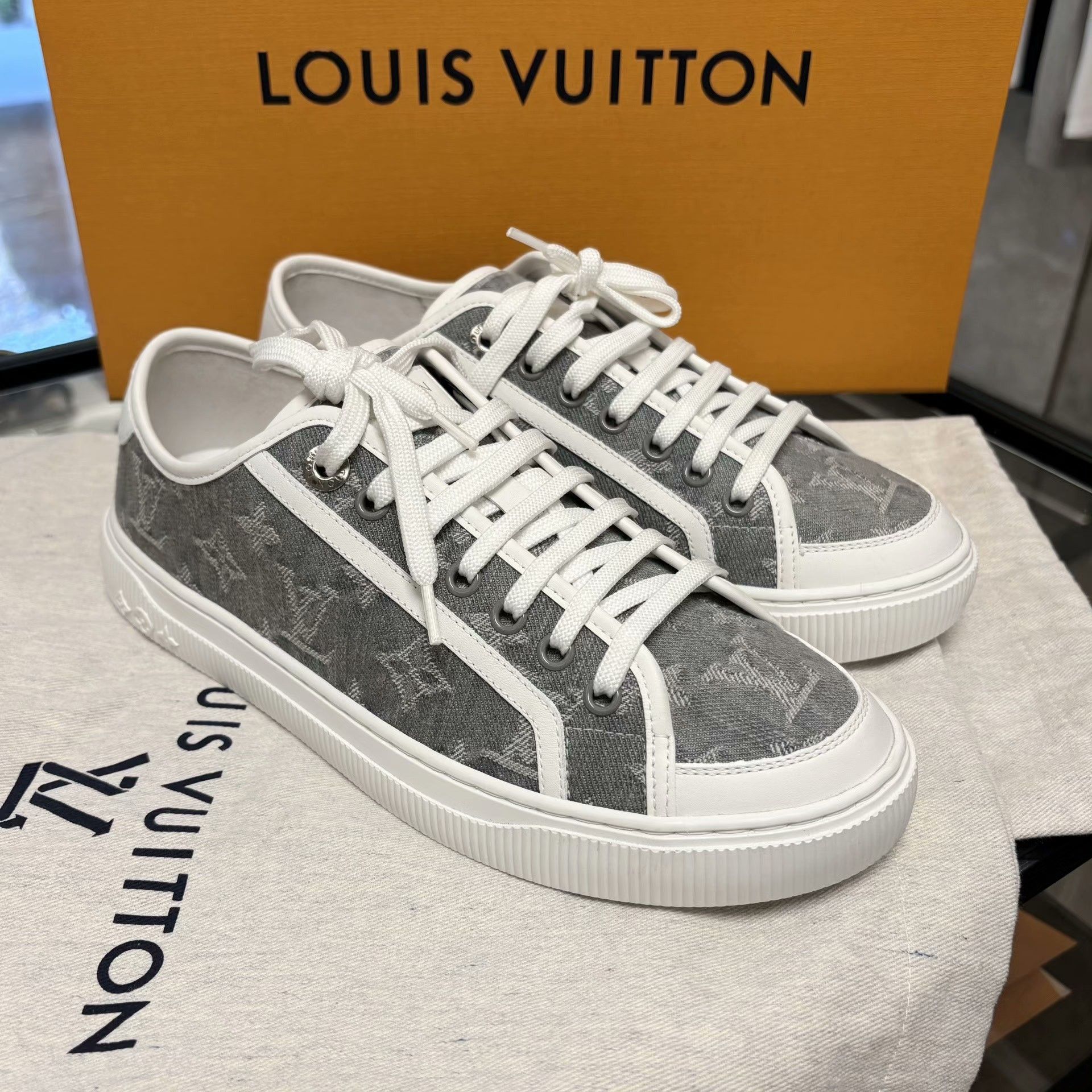 Louis Vuitton Louis Vuitton Denim Lowtop Sneakers 6.5 Men Size US 6.5 / EU 39-40 - 2 Thumbnail