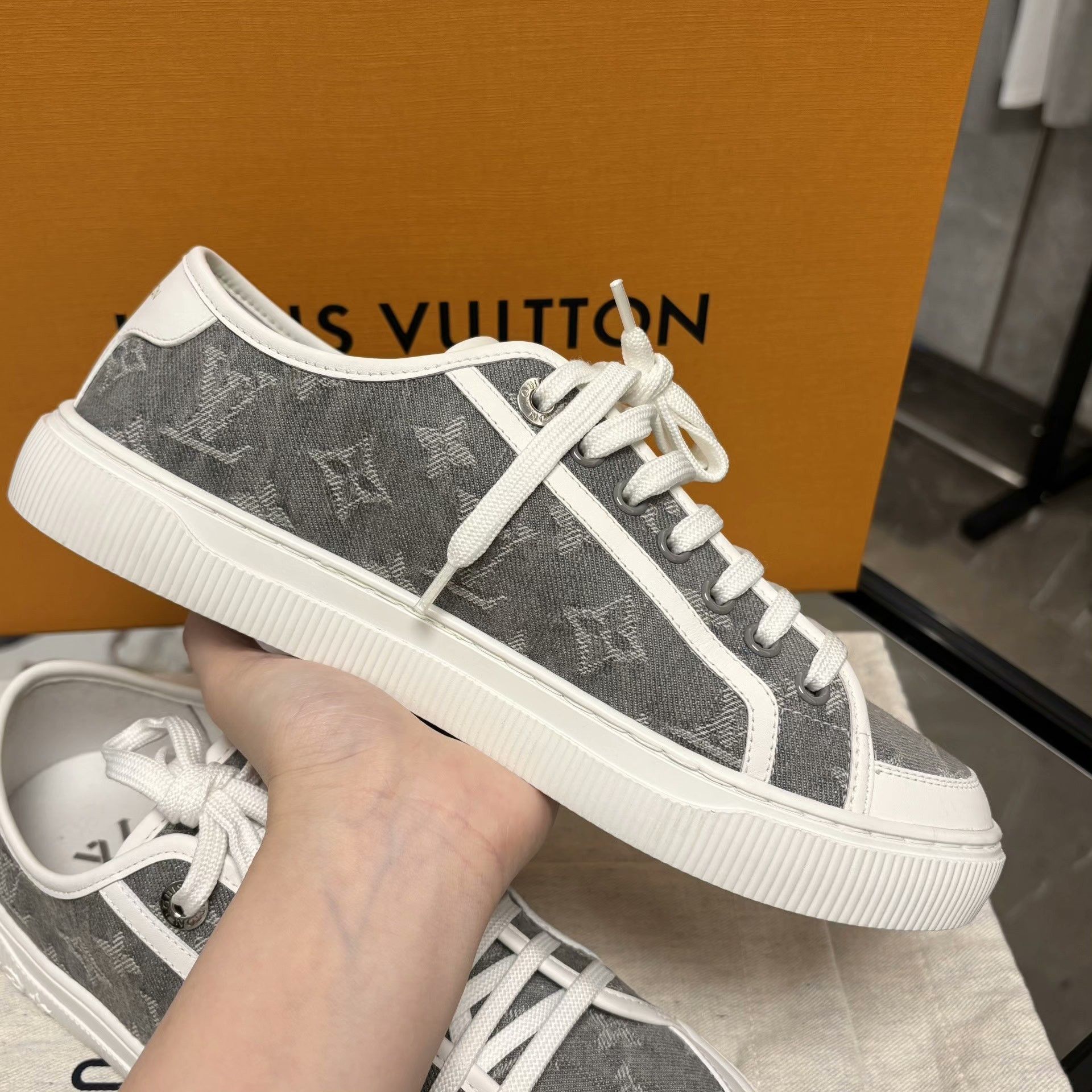 Louis Vuitton Louis Vuitton Denim Lowtop Sneakers 6.5 Men Size US 6.5 / EU 39-40 - 3 Thumbnail