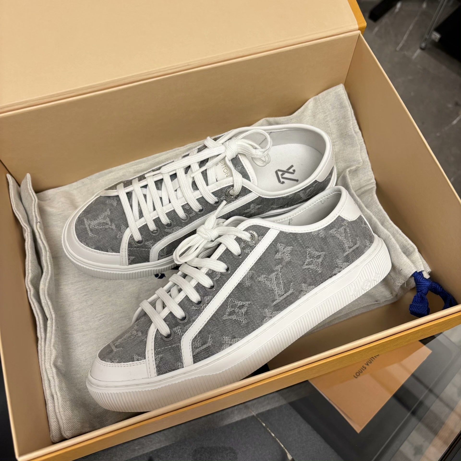 Louis Vuitton Louis Vuitton Denim Lowtop Sneakers 6.5 Men Size US 6.5 / EU 39-40 - 9 Thumbnail