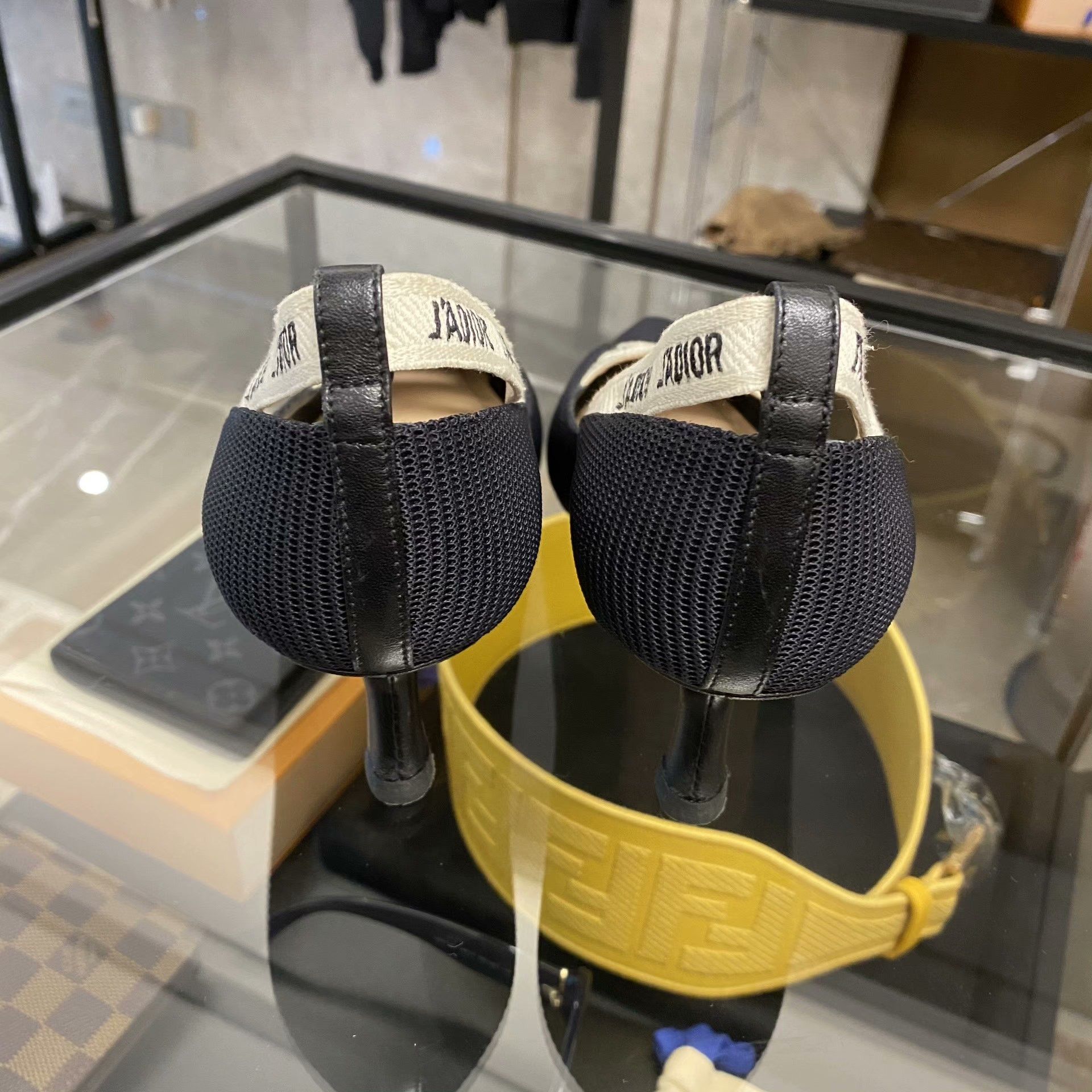 Dior Dior Lowtop Sneakers us_5 Women Size US 5 / IT 35 - 5 Thumbnail