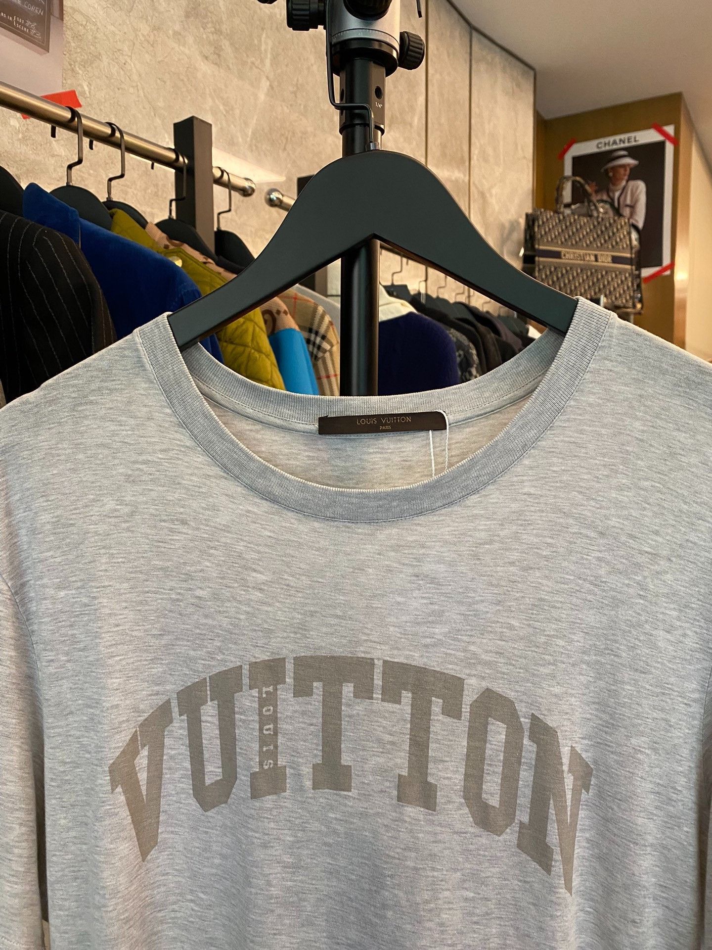 Louis Vuitton Louis Vuitton Gray T-Shirt xl Men Size US XL / EU 56 / 4 - 2 Thumbnail