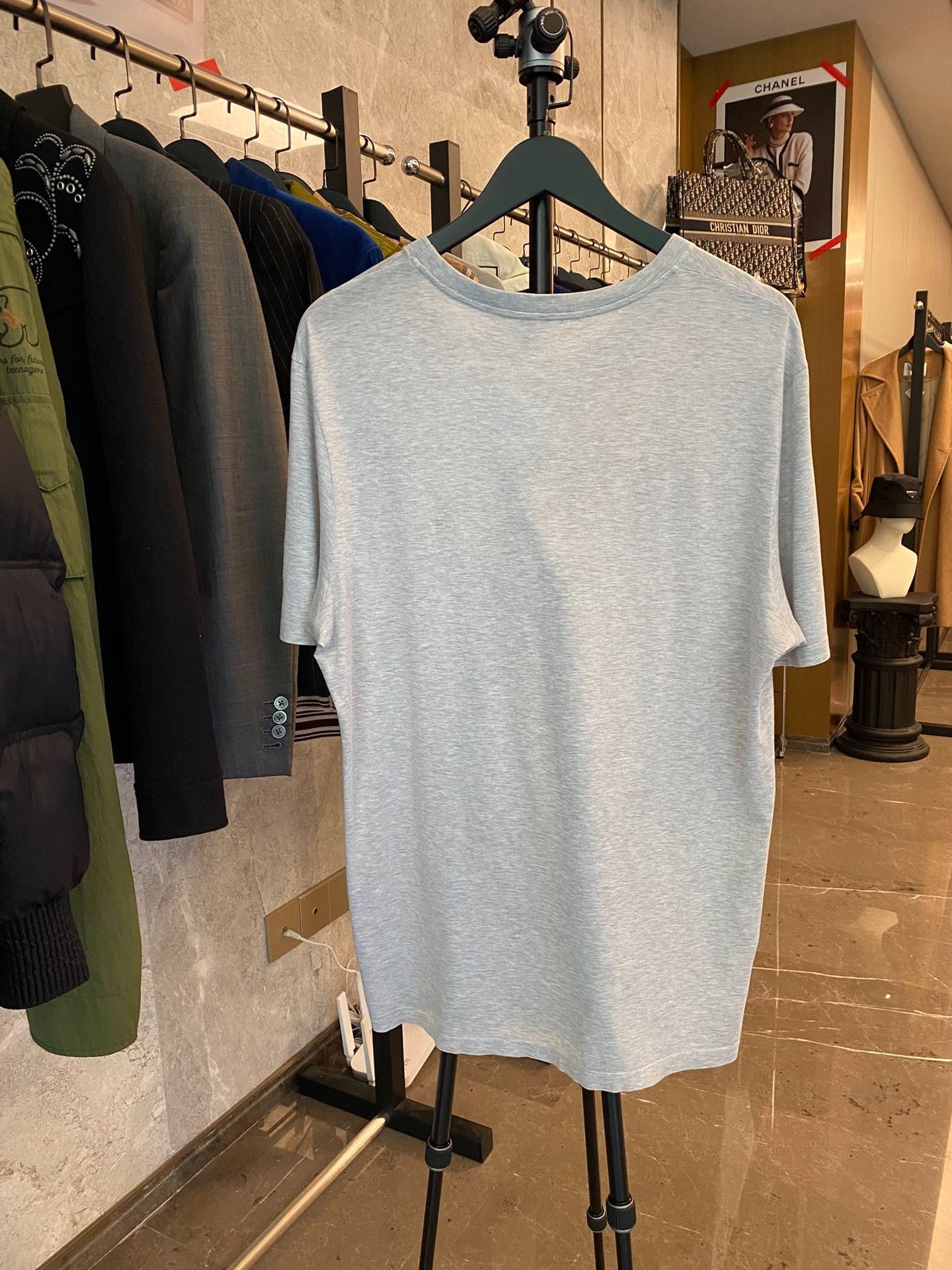 Louis Vuitton Louis Vuitton Gray T-Shirt xl Men Size US XL / EU 56 / 4 - 3 Thumbnail