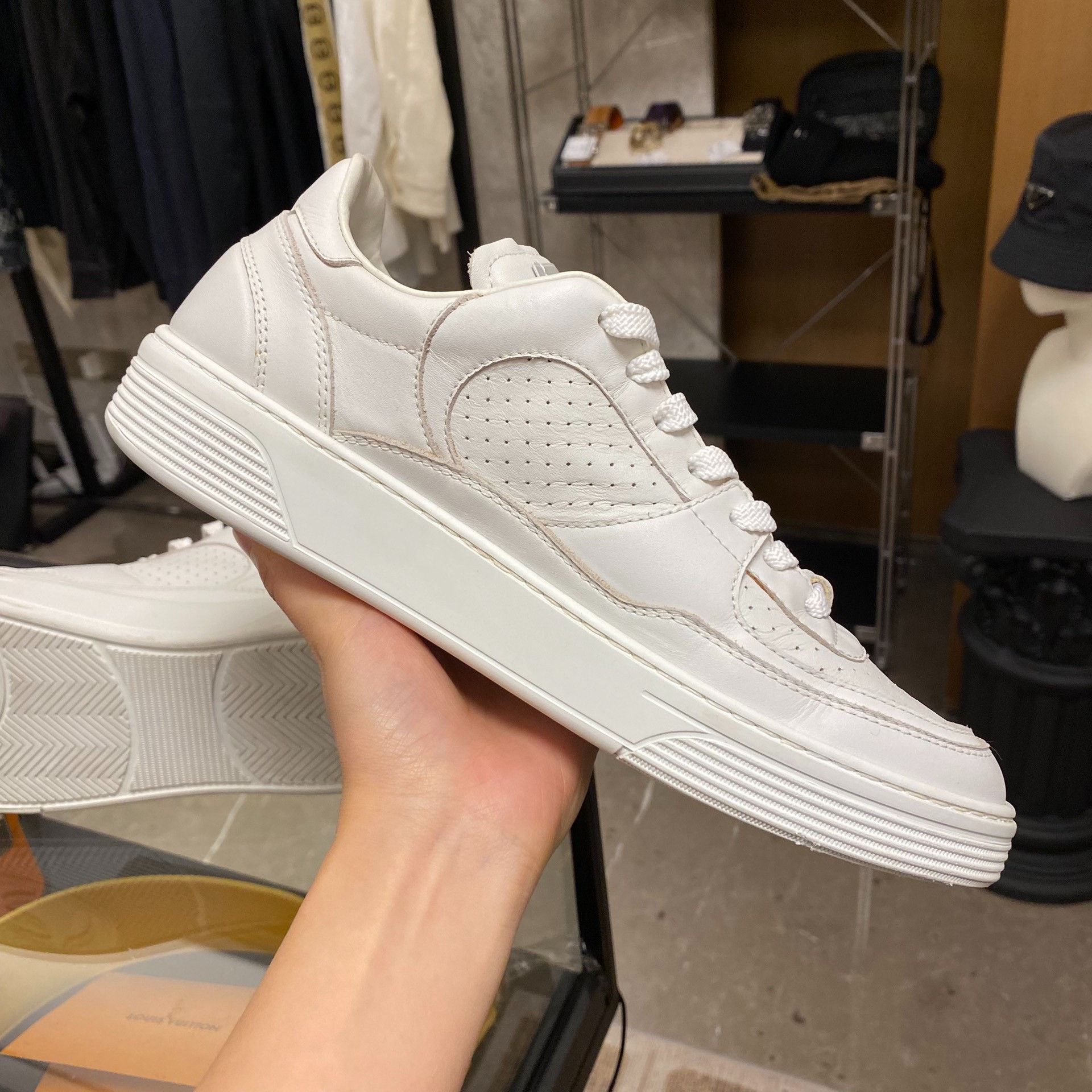 Chanel Chanel Retro Lowtop Sneakers 7.5 Men Size US 7.5 / EU 40-41 - 6 Thumbnail