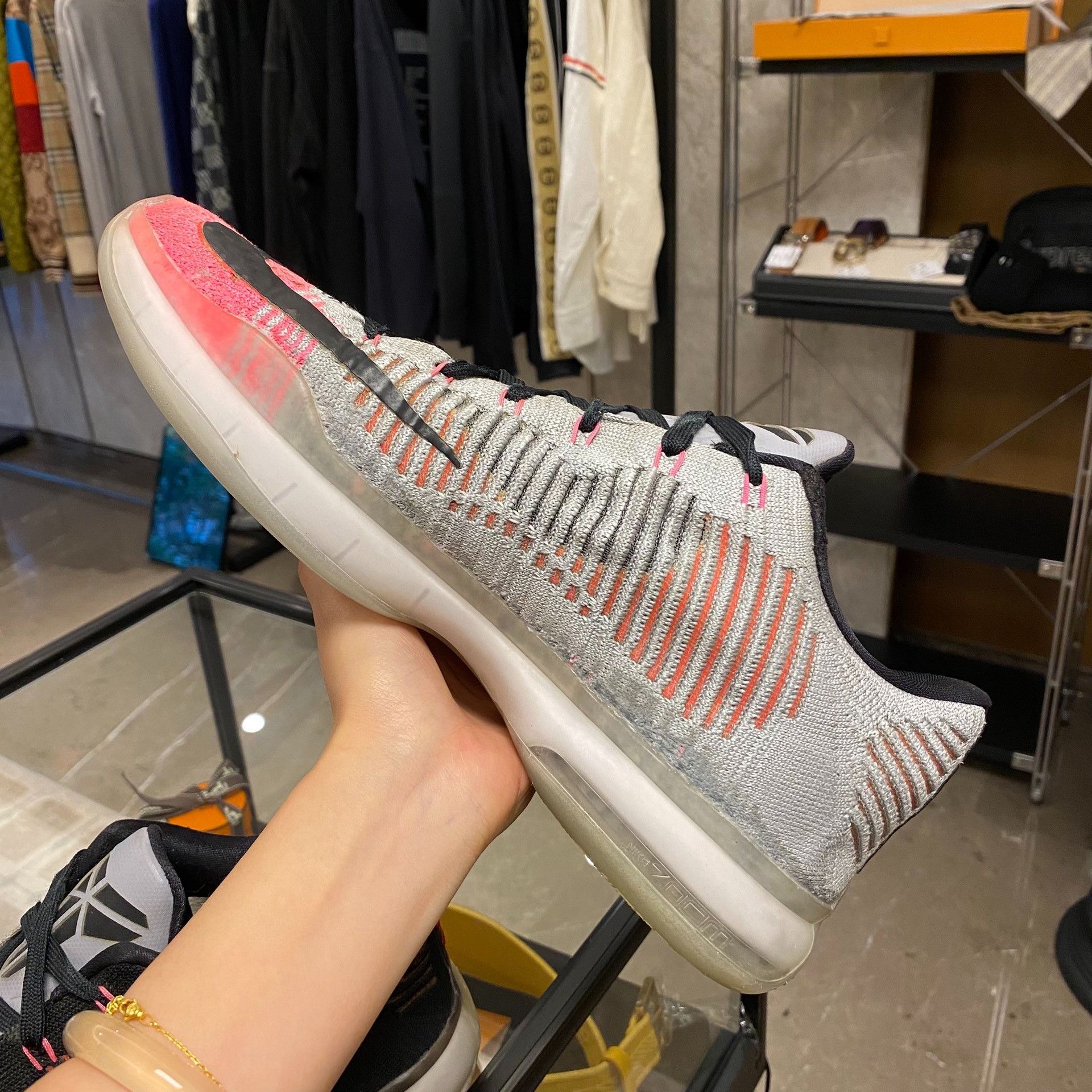 Nike Nike Pink Lowtop Sneakers 11.5 Men Size US 11.5 / EU 44-45 - 4 Thumbnail