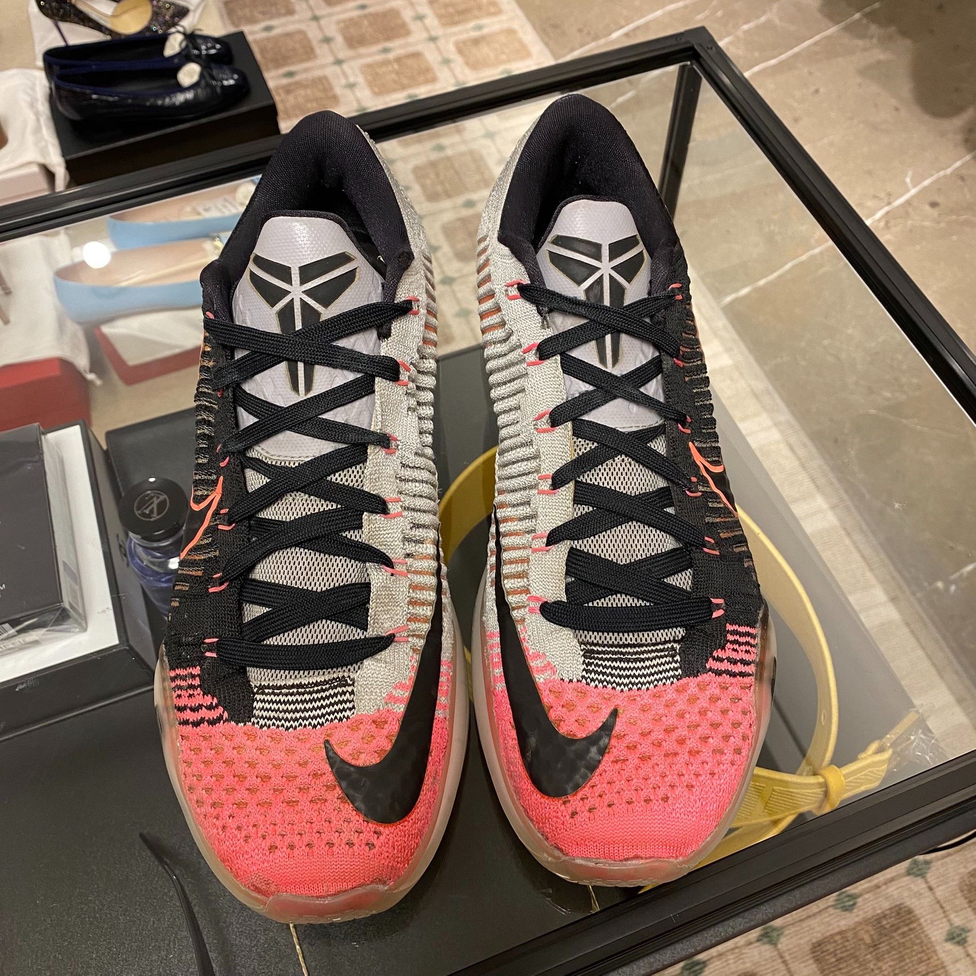 Nike Nike Pink Lowtop Sneakers 11.5 Men Size US 11.5 / EU 44-45 - 2 Thumbnail