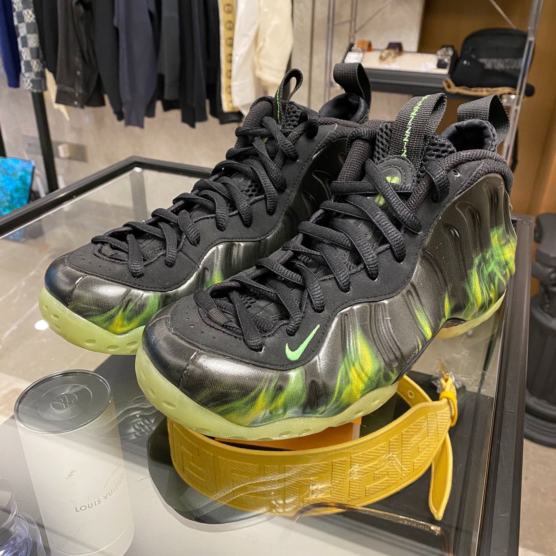 Nike Nike Rare Lowtop Sneakers 6.5 Men Size US 6.5 / EU 39-40 - 3 Thumbnail