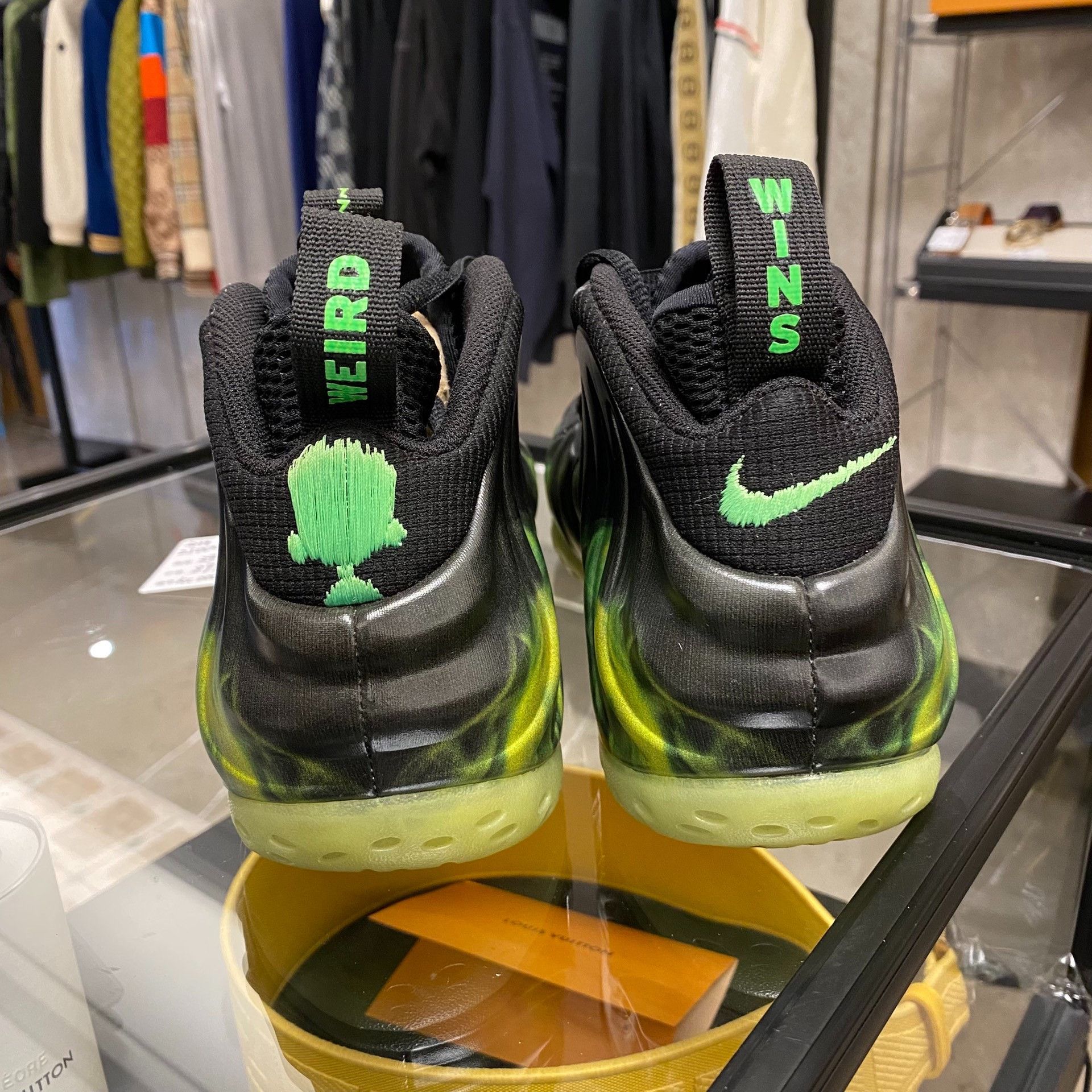 Nike Nike Rare Lowtop Sneakers 6.5 Men Size US 6.5 / EU 39-40 - 7 Thumbnail