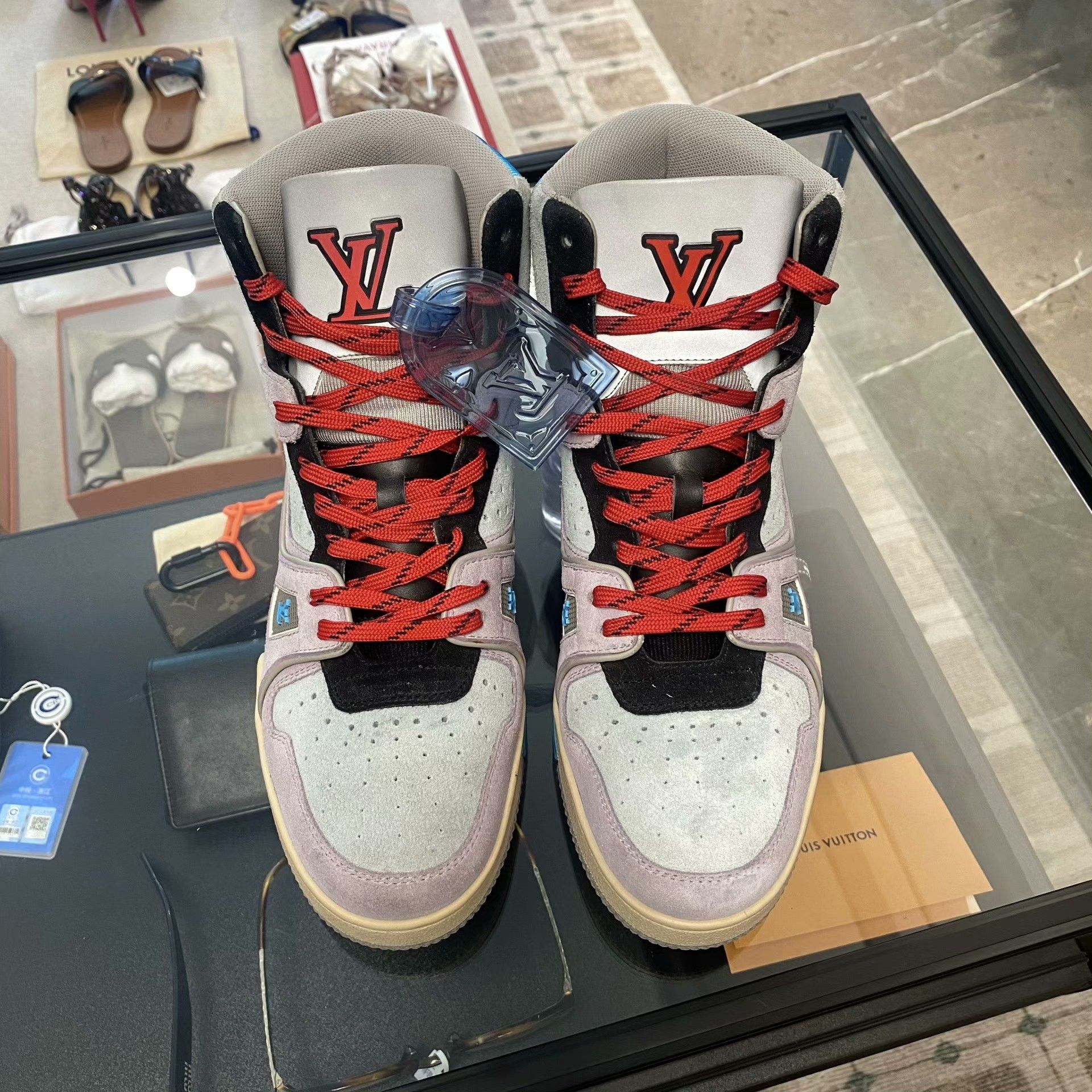 Louis Vuitton Louis Vuitton Training Hitop Sneakers 5 Men Size US 5 / EU 37 - 2 Thumbnail
