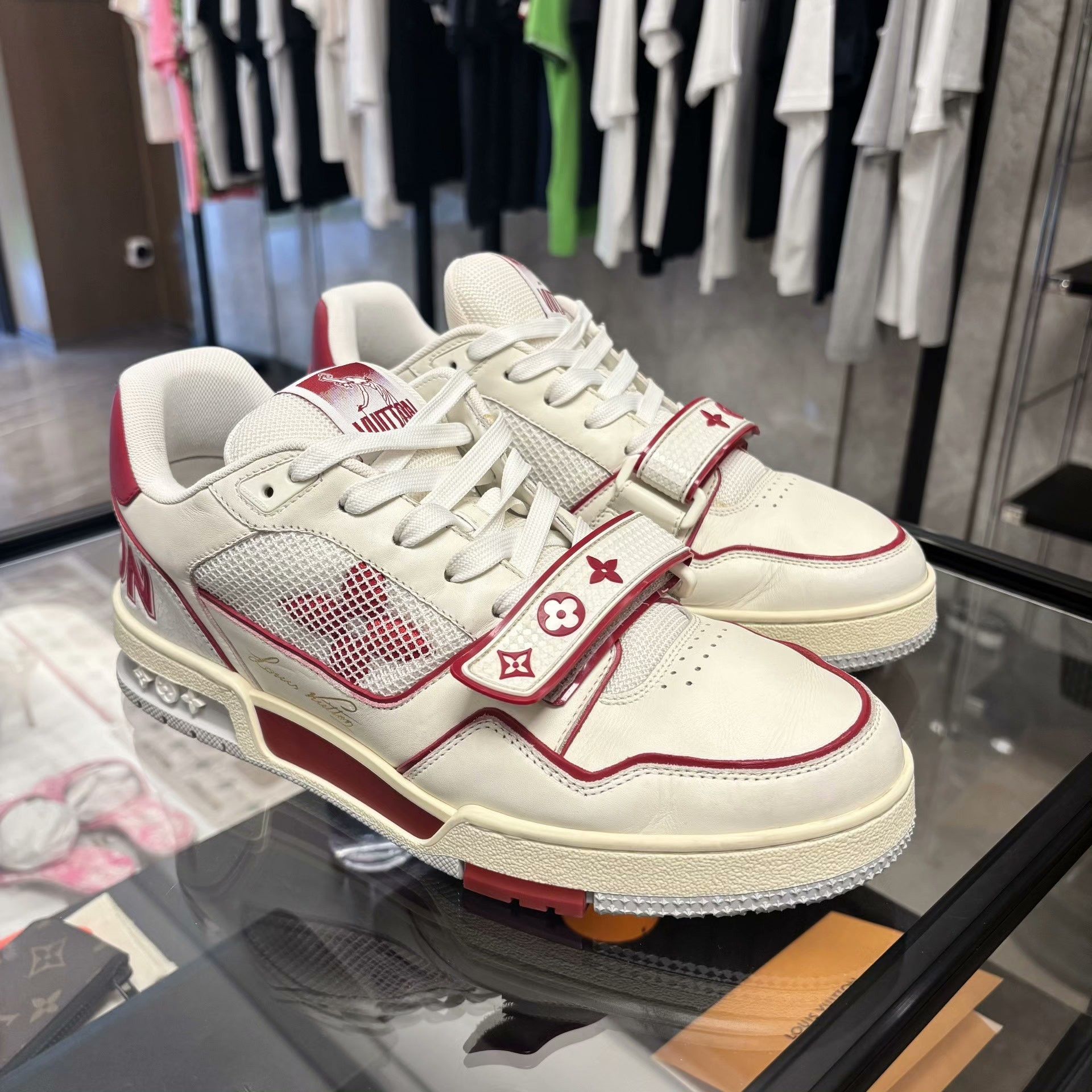 Louis Vuitton Louis Vuitton Training Red Lowtop Sneakers 8.5 Men Size US 8.5 / EU 41-42 - 2 Thumbnail